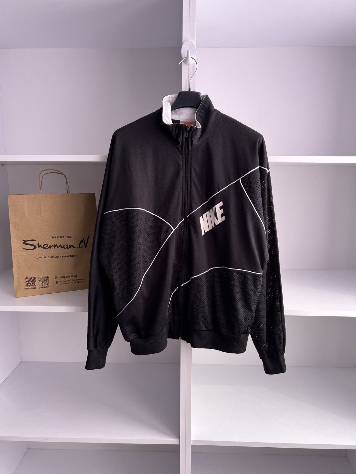 Nike × Vintage Vintage Nike 90s Track Zip Sweatshirt Size US L / EU 52-54 / 3 - 1 Thumbnail
