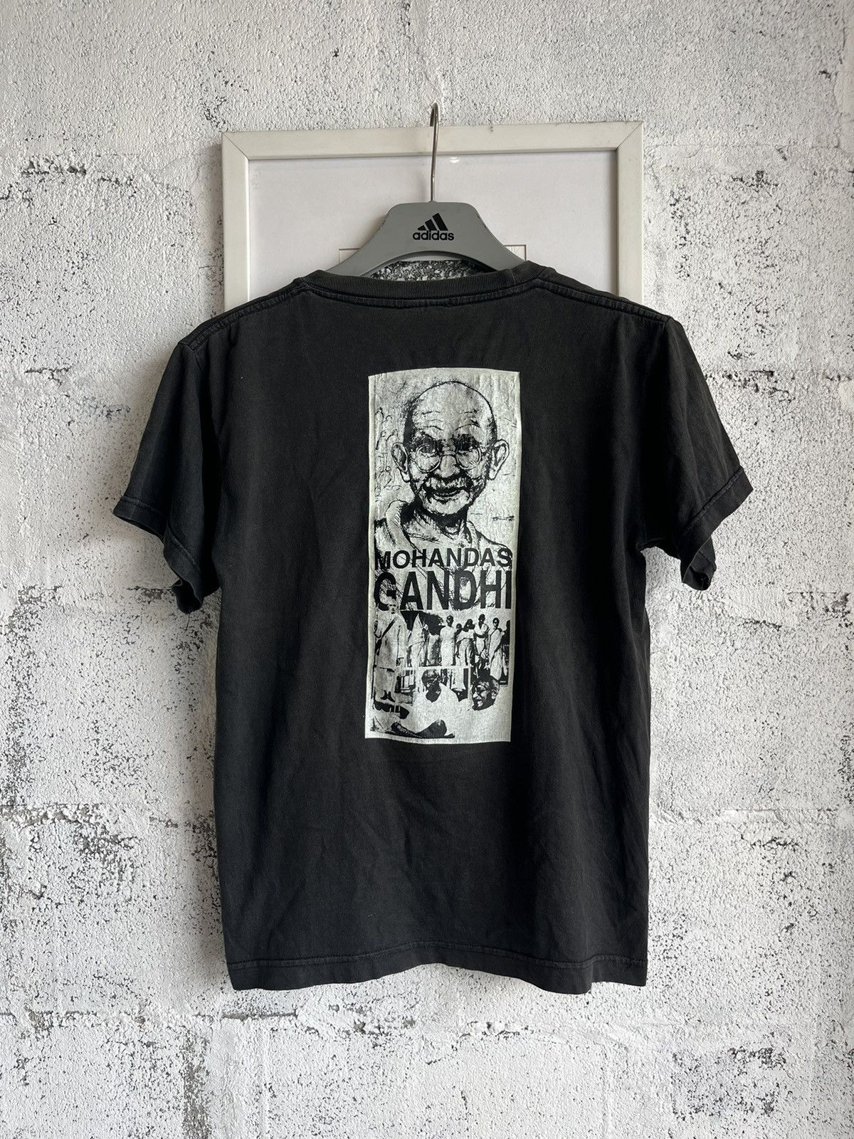 Vintage Vintage Mohandas GANDHI Father of India big face T-shirt Size US M / EU 48-50 / 2 - 3 Thumbnail