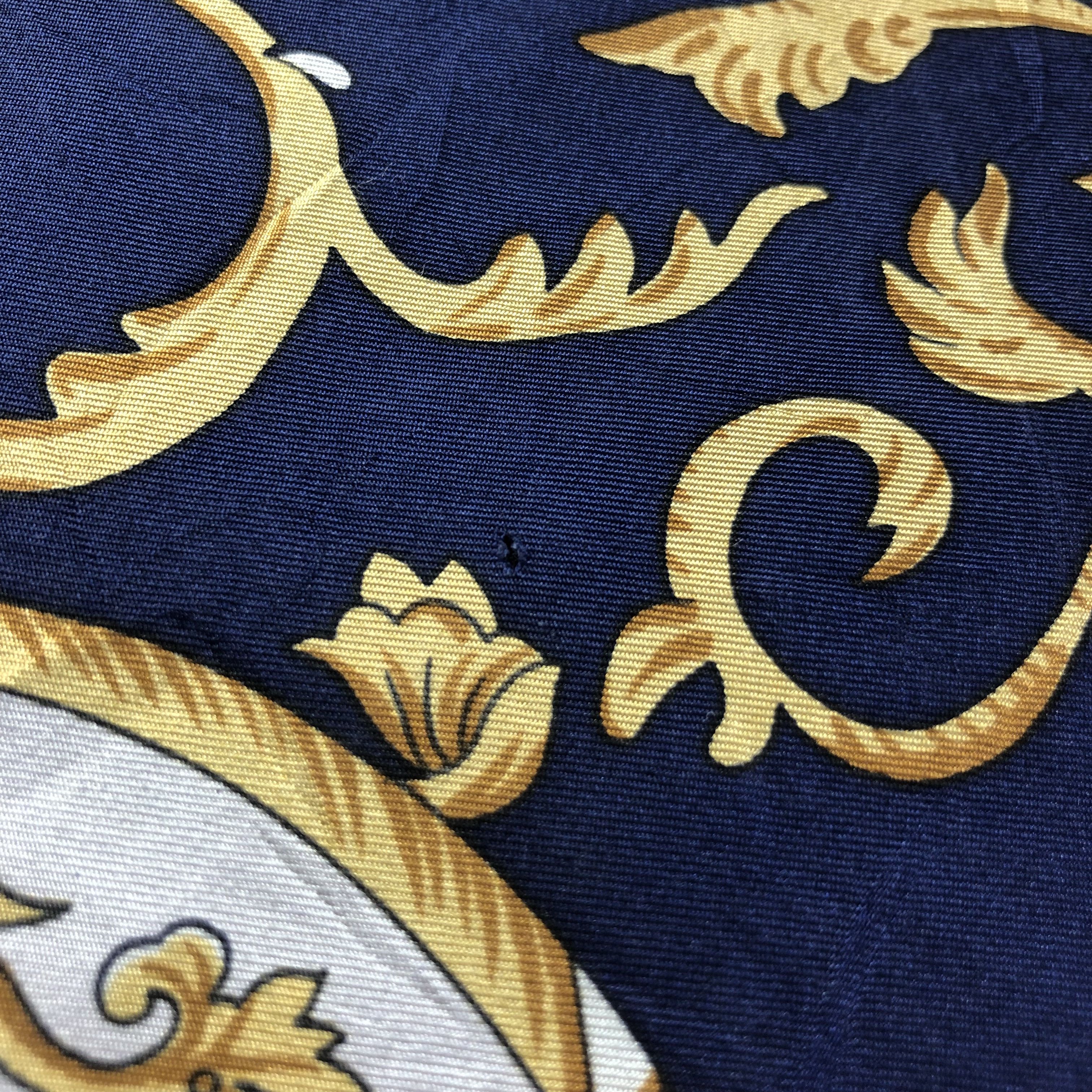 Japanese Brand Luxury Baroque Silk Scarf M778 Size ONE SIZE - 8 Thumbnail