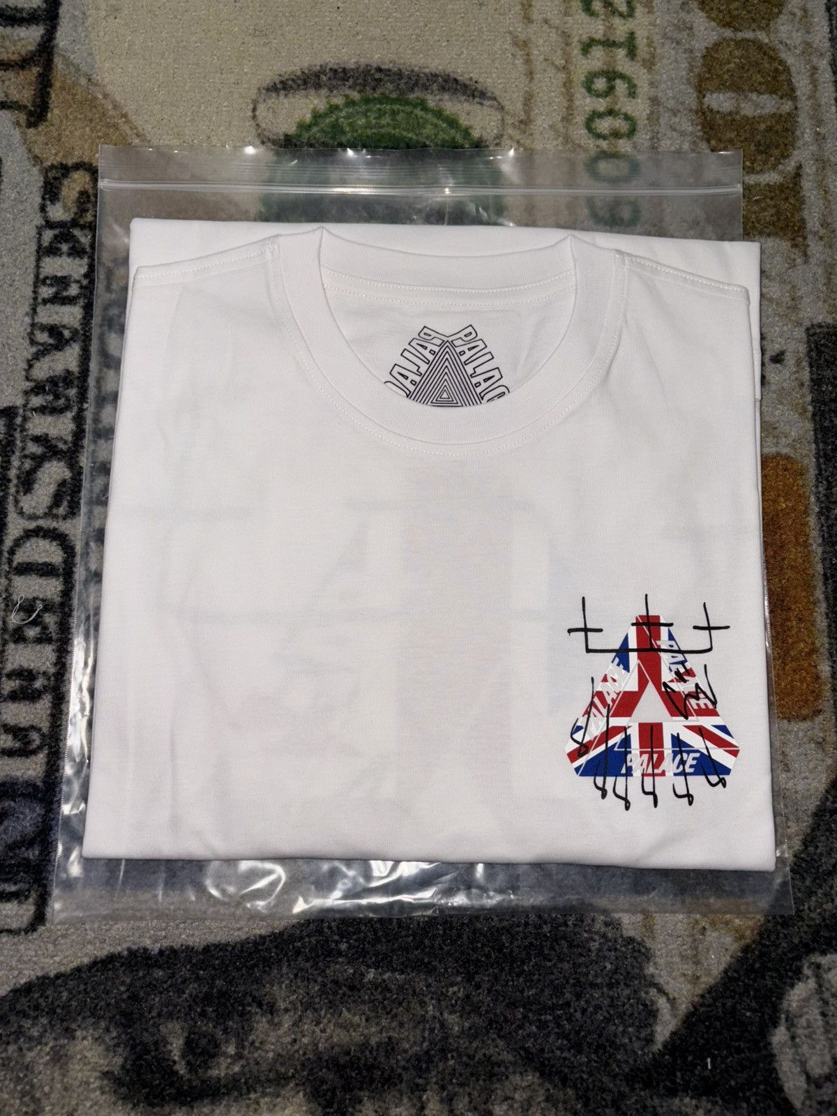 Palace Palace King Tri United Kingdom T-Shirt Size US S / EU 44-46 / 1 - 1 Thumbnail
