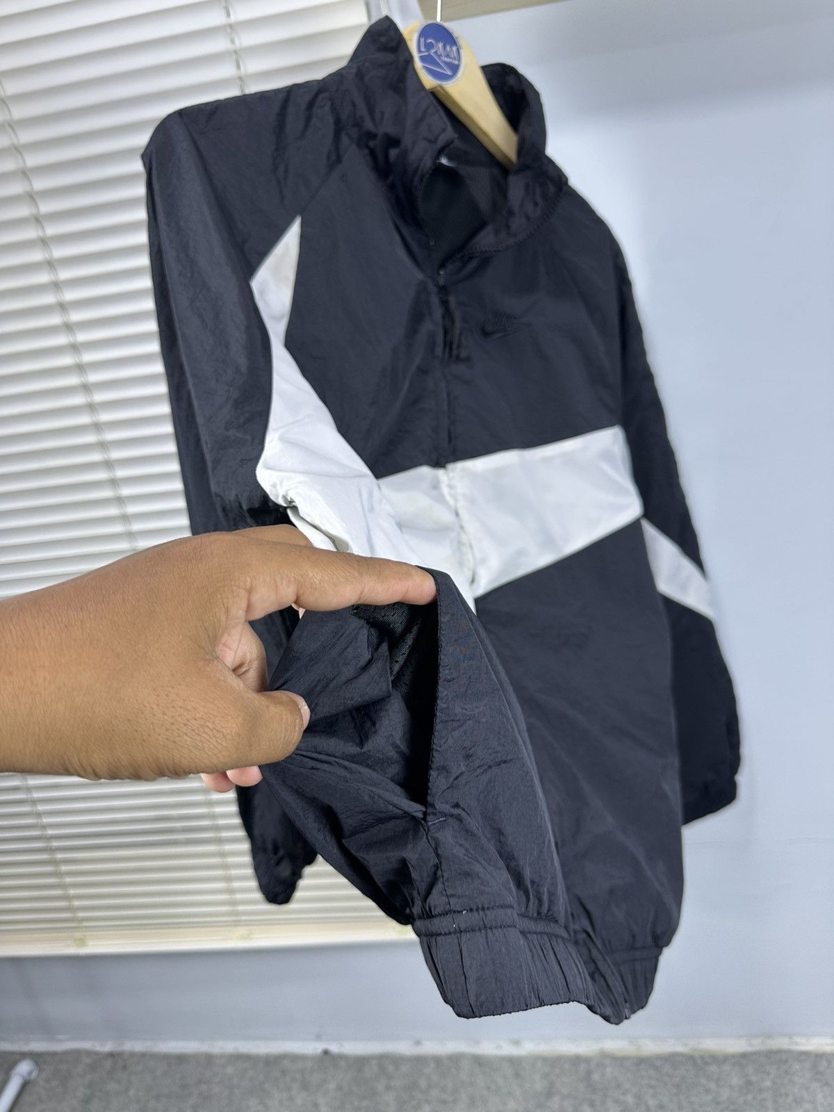 Nike NIKE MEN’S SWOOSH WINDBREAKER Size US M / EU 48-50 / 2 - 5 Thumbnail