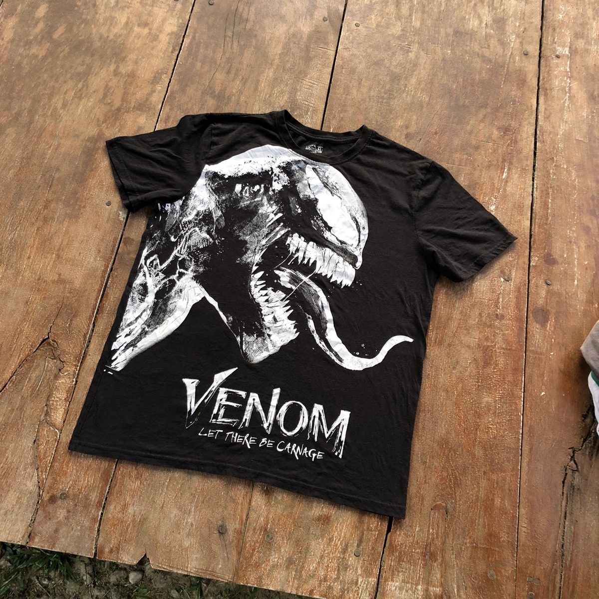 Marvel Comics Venom Movie Rare T Shirt Size US M / EU 48-50 / 2 - 1 Thumbnail