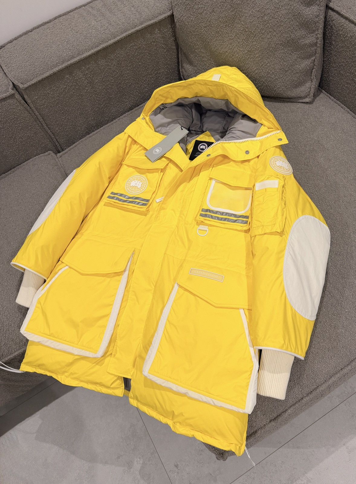 Canada Goose CANADA GOOSE Snow Mantra Parka Down Jacket Coat Size M Size US M / EU 48-50 / 2 - 4 Thumbnail