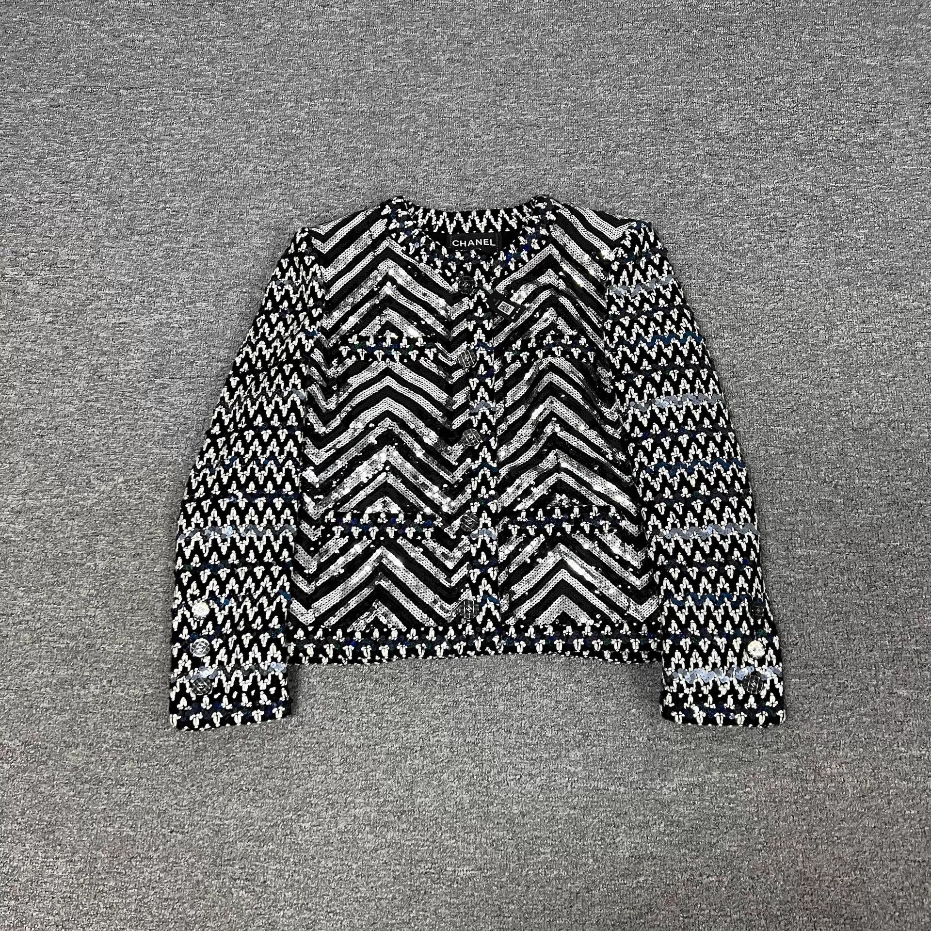 Chanel Chanel Wavy Sequin Knit Jacket 40 Size M / US 6-8 / IT 42-44 - 2 Thumbnail