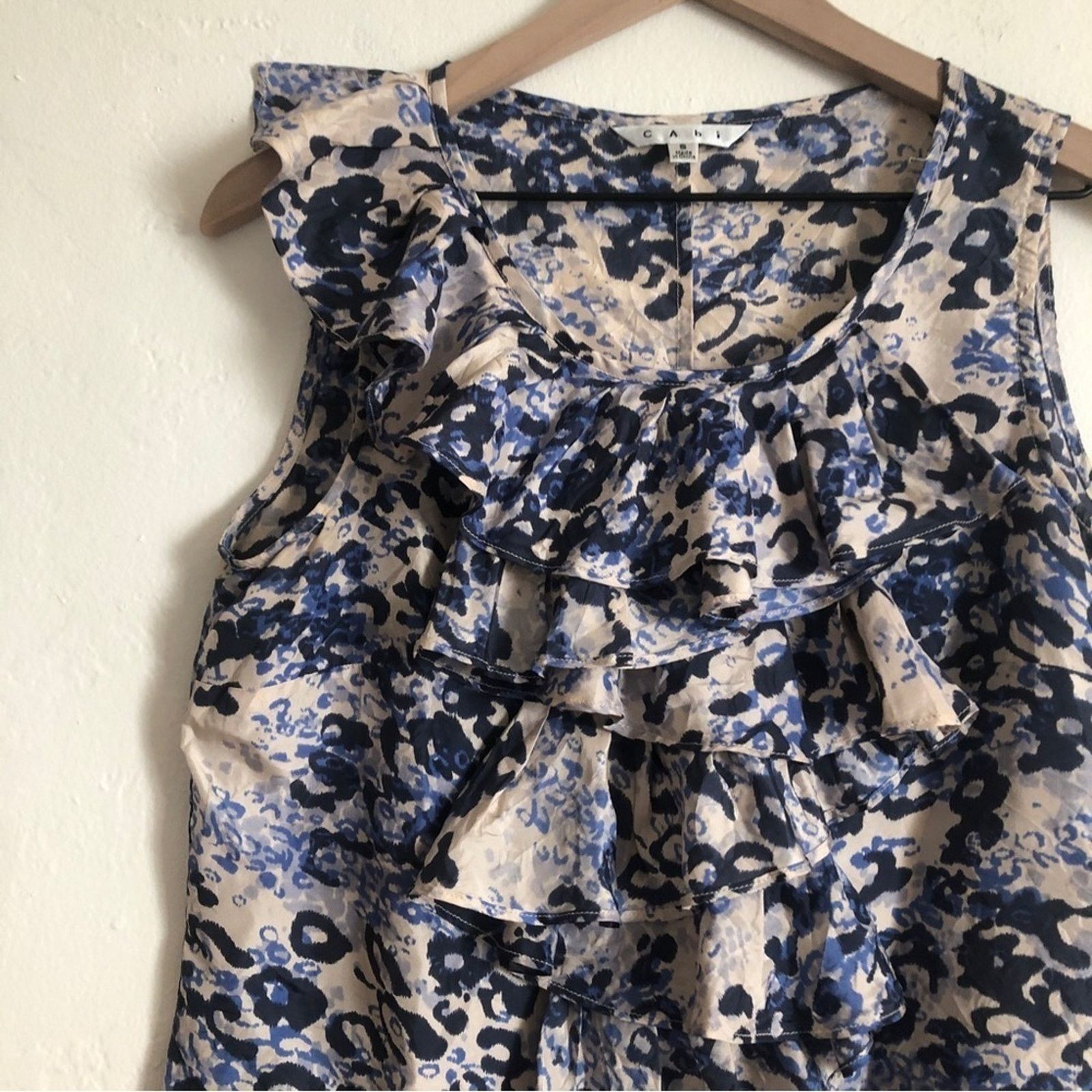 Other CAbi Silk Contemporary Sleeveless Ruffle Tank Blouse Top Size S / US 4 / IT 40 - 3 Thumbnail
