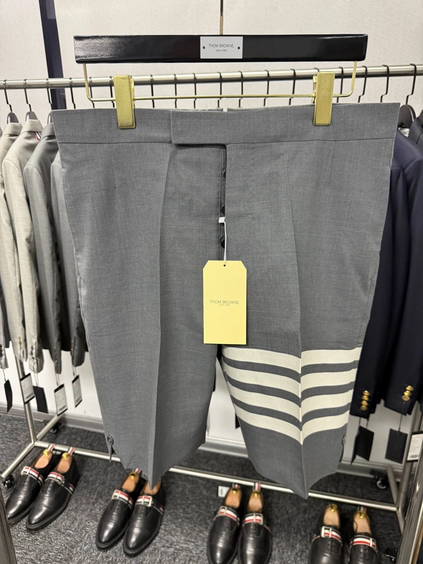 Thom Browne Thom Browne Mid Gray 4-Bar Wool Shorts Size 2 Size US 32 / EU 48 - 1 Thumbnail