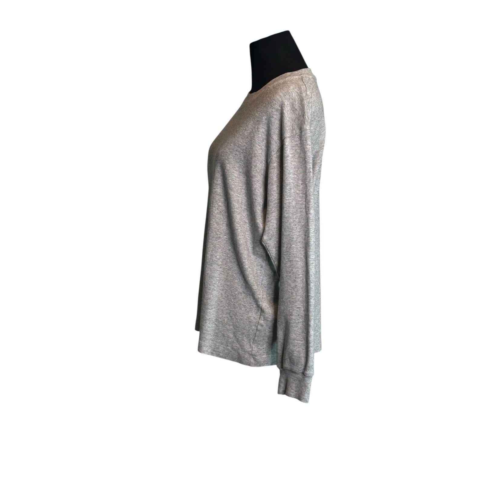 Uniqlo Uniqlo gray long sleeves tee size Medium Size M / US 6-8 / IT 42-44 - 7 Thumbnail