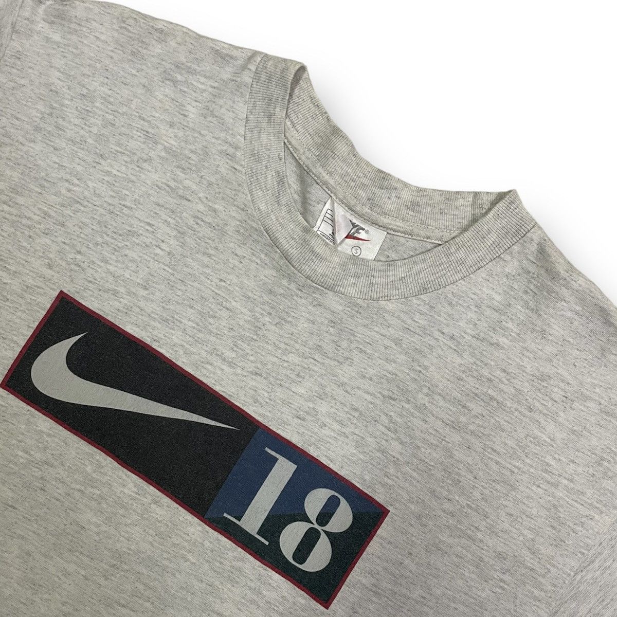 Le Grande Bleu (L.G.B.) Vintage Y2K OG Logo’s Nike Box Logo With Number 18 Size US M / EU 48-50 / 2 - 3 Thumbnail