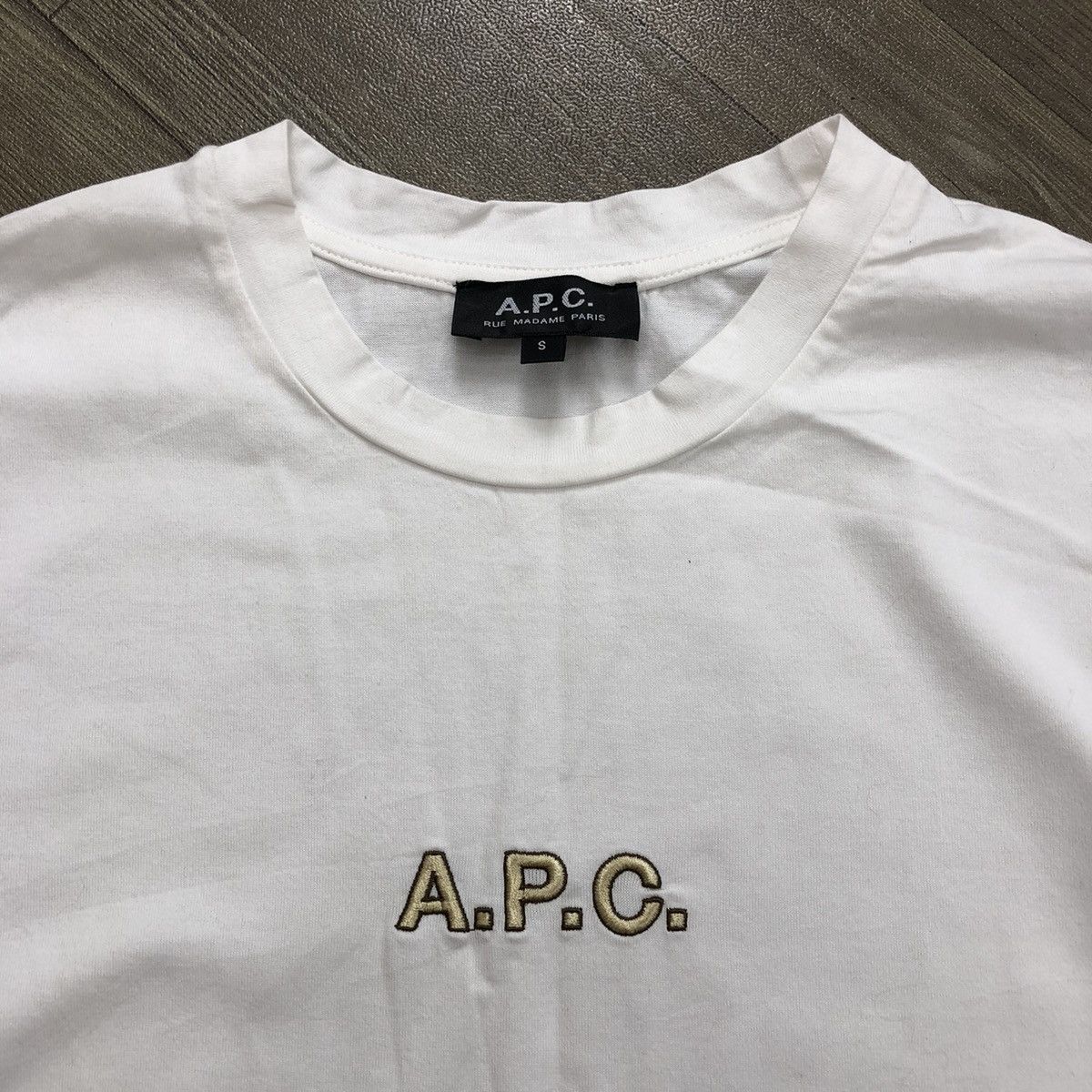 A.P.C. A.P.C Paris Spell Out Small Logo Embroidered Longsleeve Tee Size US S / EU 44-46 / 1 - 3 Thumbnail