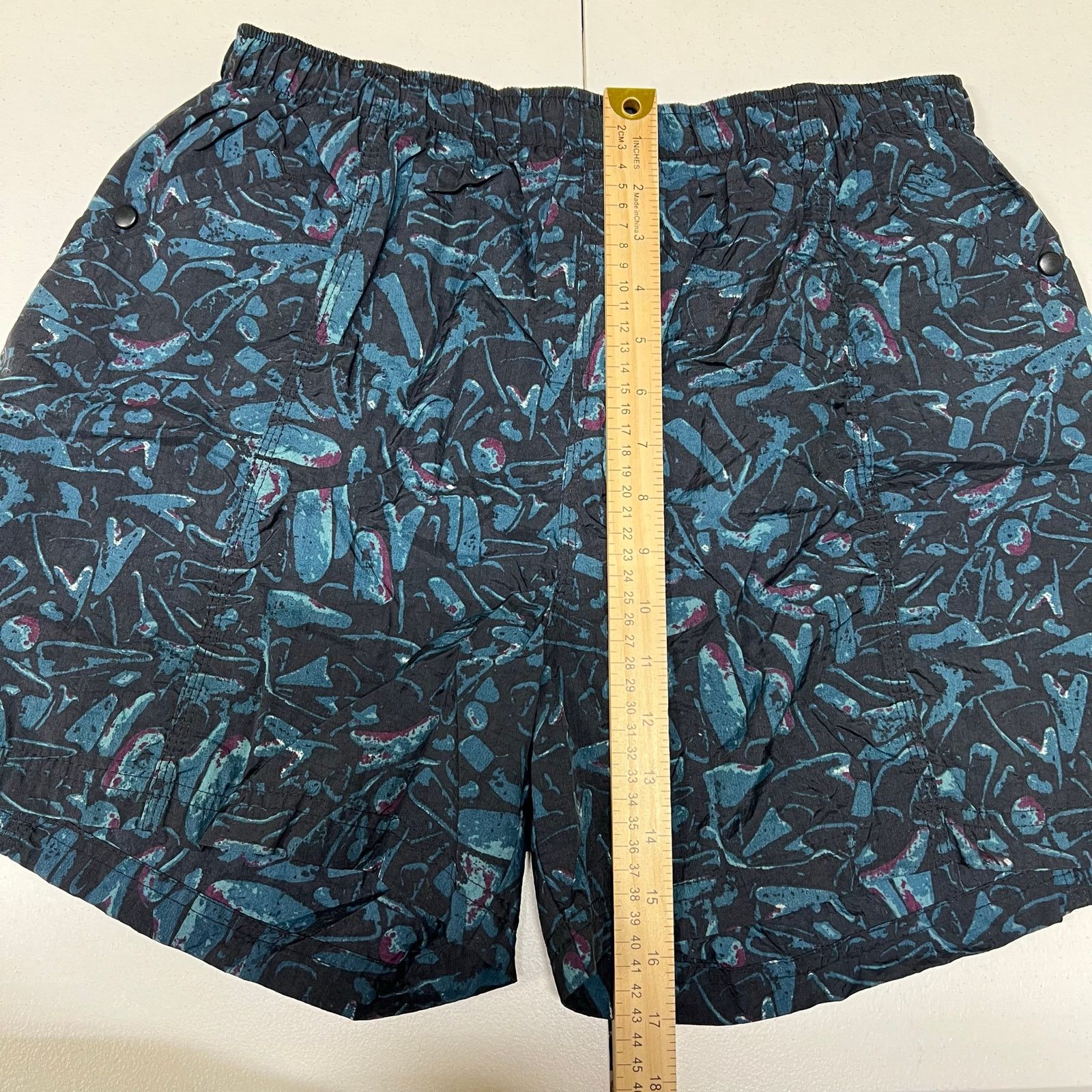 Nike Nike ACG Size L Swim Trunks Shorts Vtg 90s Geometric RARE Size US 30 / EU 46 - 13 Thumbnail