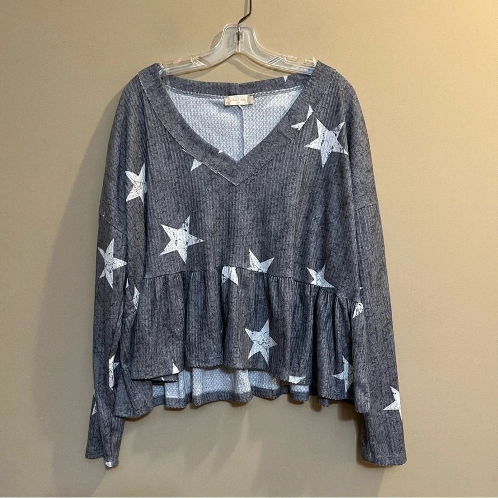 Other NWT Altar'd State Womens Gray Long Sleeve Shirt Sz M Size M / US 6-8 / IT 42-44 - 1 Thumbnail