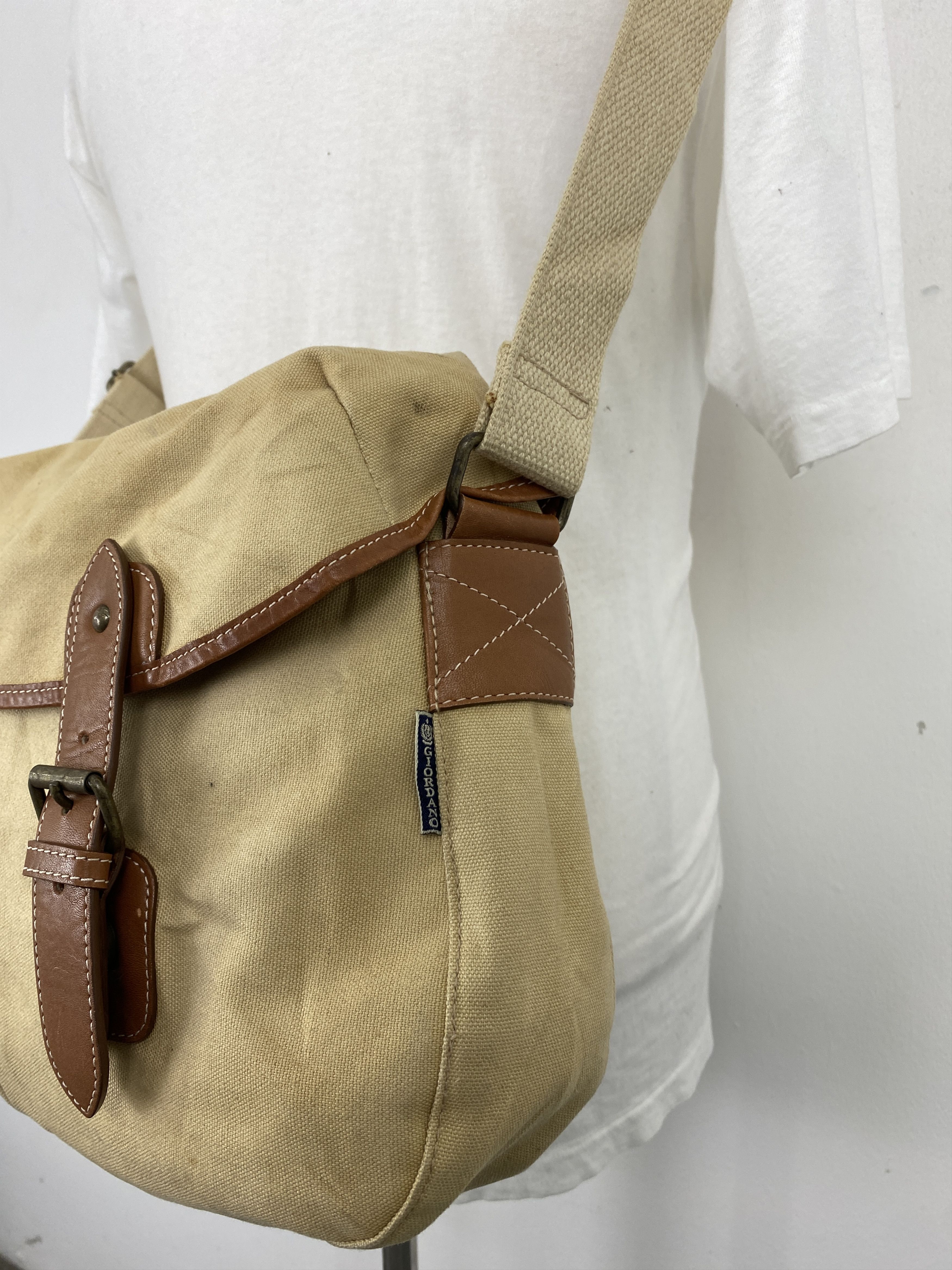 Giordano Vintage Giordano Canvas Leather Sling Bag BG0116 Size ONE SIZE - 4 Thumbnail