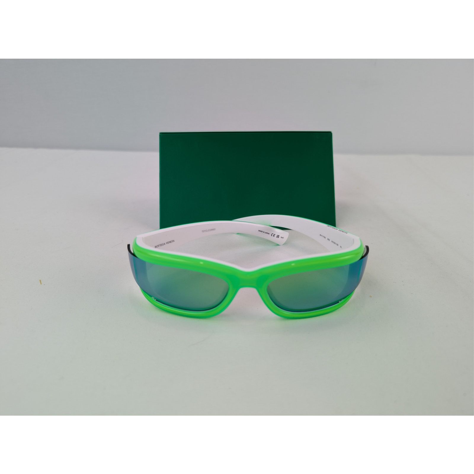 Bottega Veneta o1rshd1 / 555 / Size: OS / Sunglasses in Green Size ONE SIZE - 12 Thumbnail