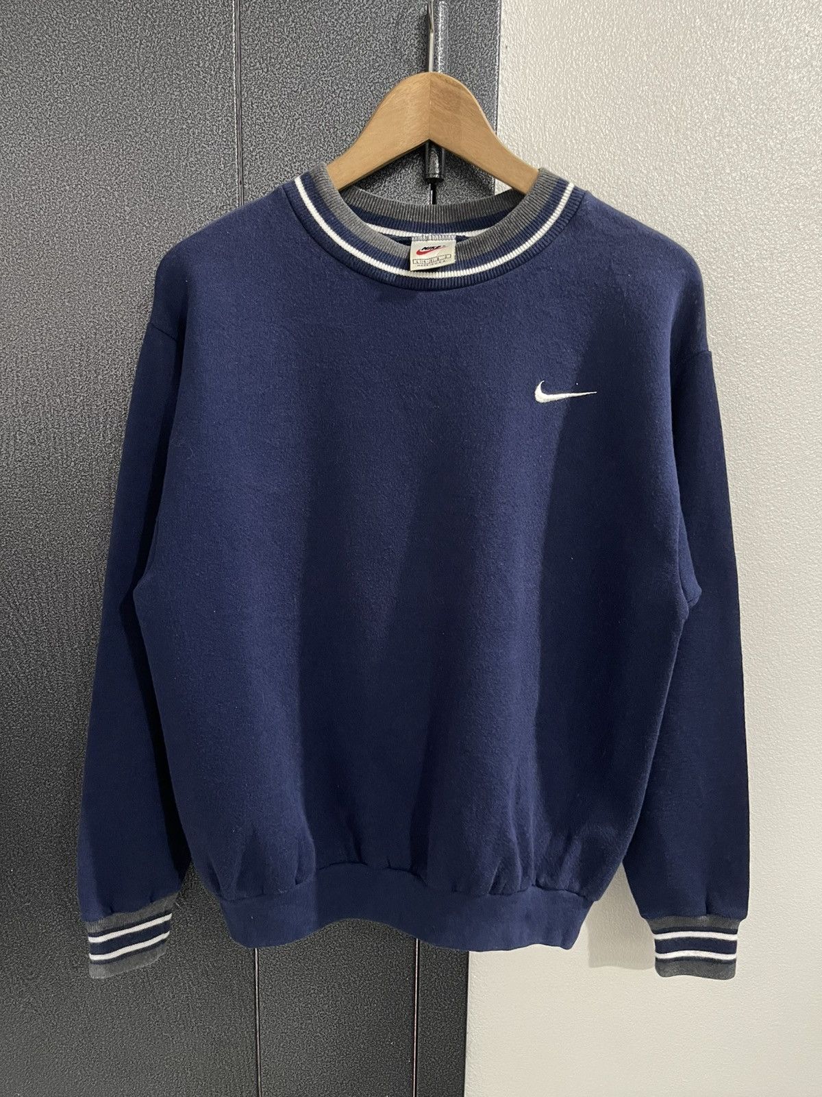 Nike Vintage Nike Crewneck Made Usa Sweatshirt Size US L / EU 52-54 / 3 - 1 Thumbnail