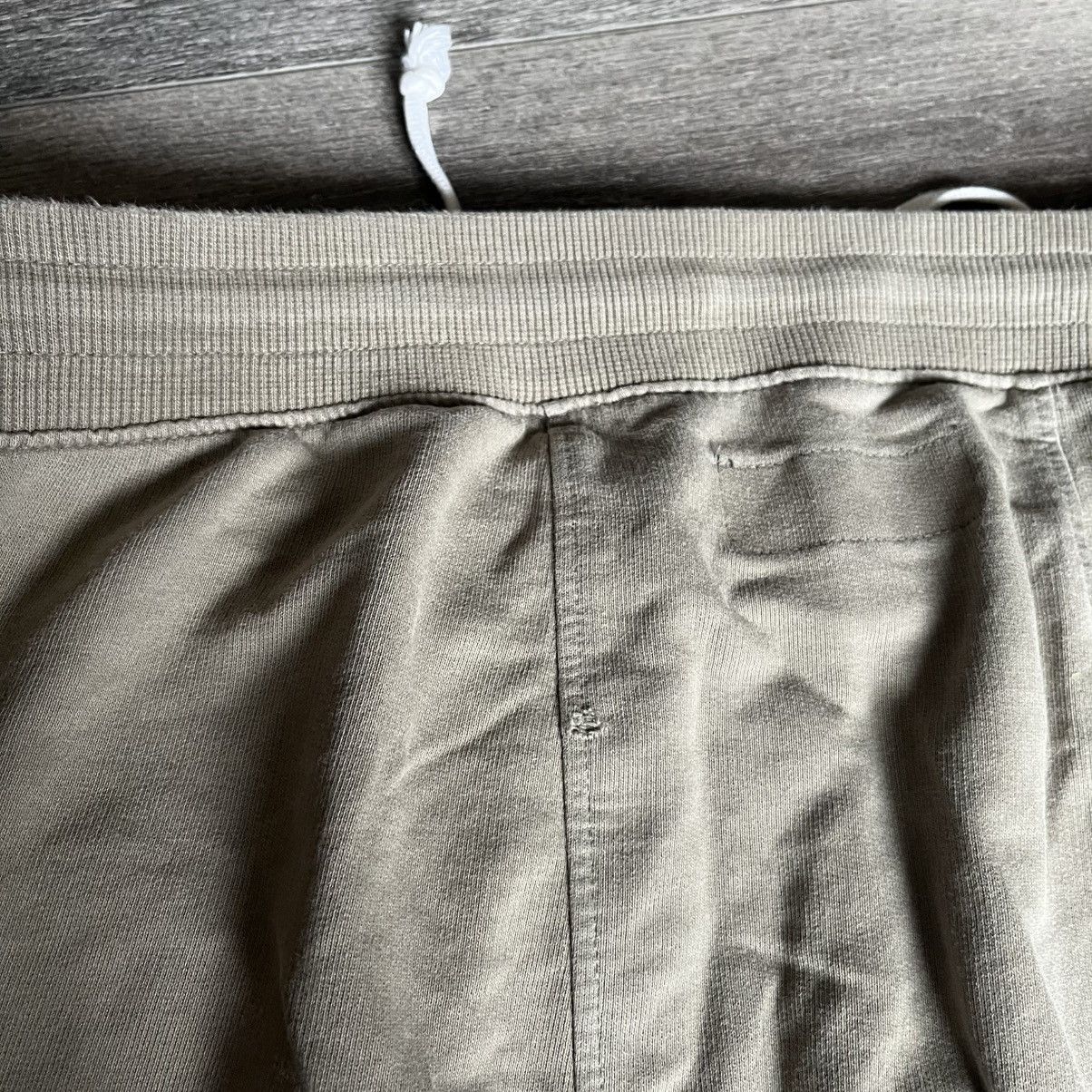 Urban Outfitters × Vintage Vintage Style Urban Outfitters Low Drop Crotch Sweatshorts Size US 32 / EU 48 - 10 Thumbnail