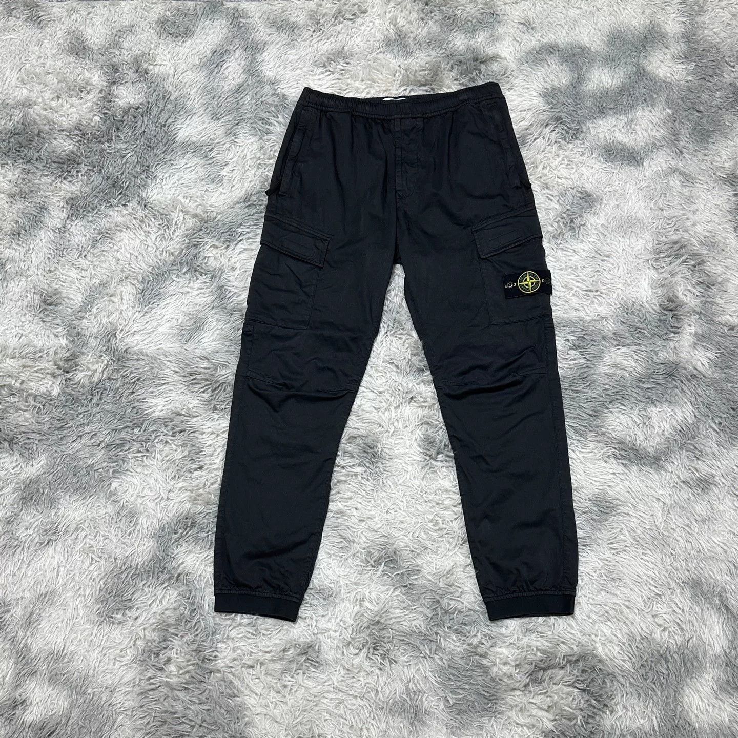 Stone Island stone island black cargo pants W34 size Size US 34 / EU 50 - 1 Thumbnail
