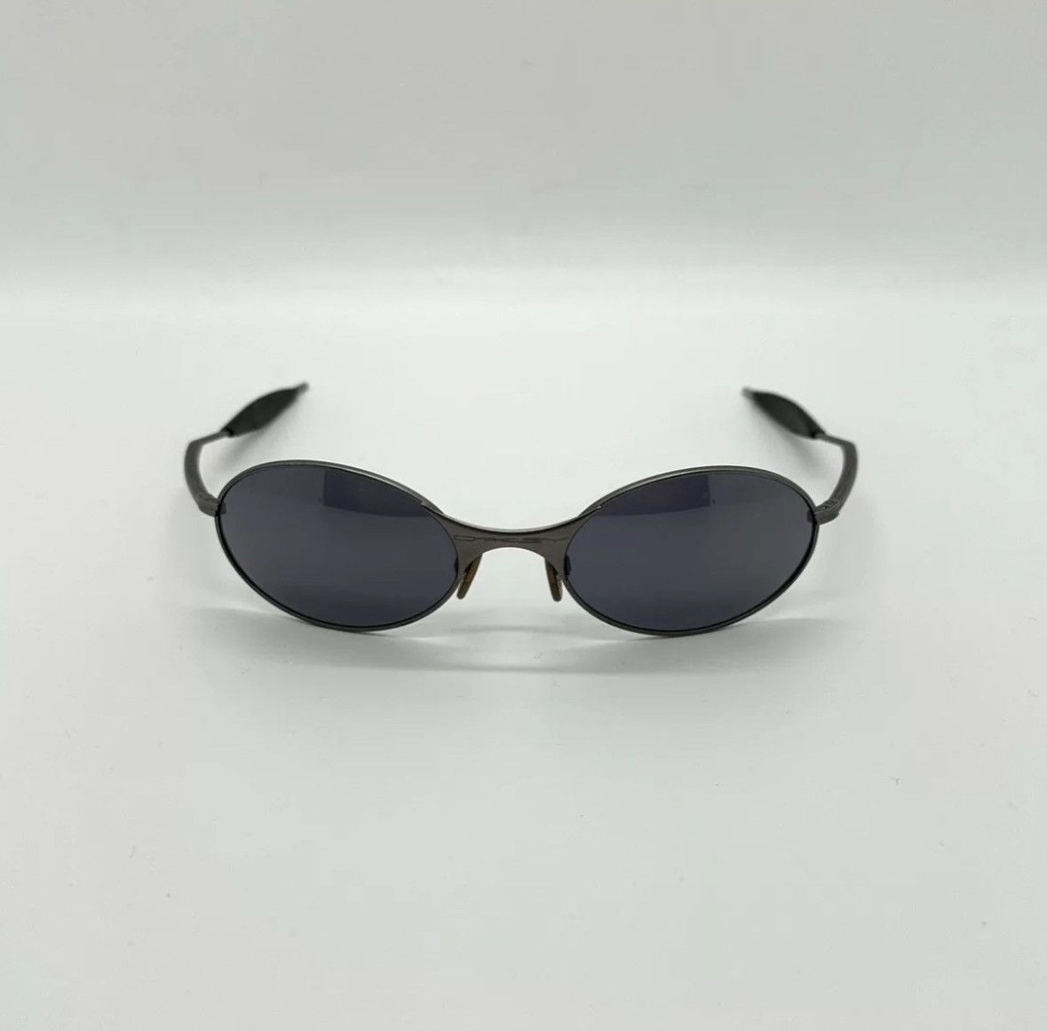 Oakley 90’s Vintage Oakley E Wire Gen 1 Steel Gray Sunglasses Size ONE SIZE - 1 Thumbnail