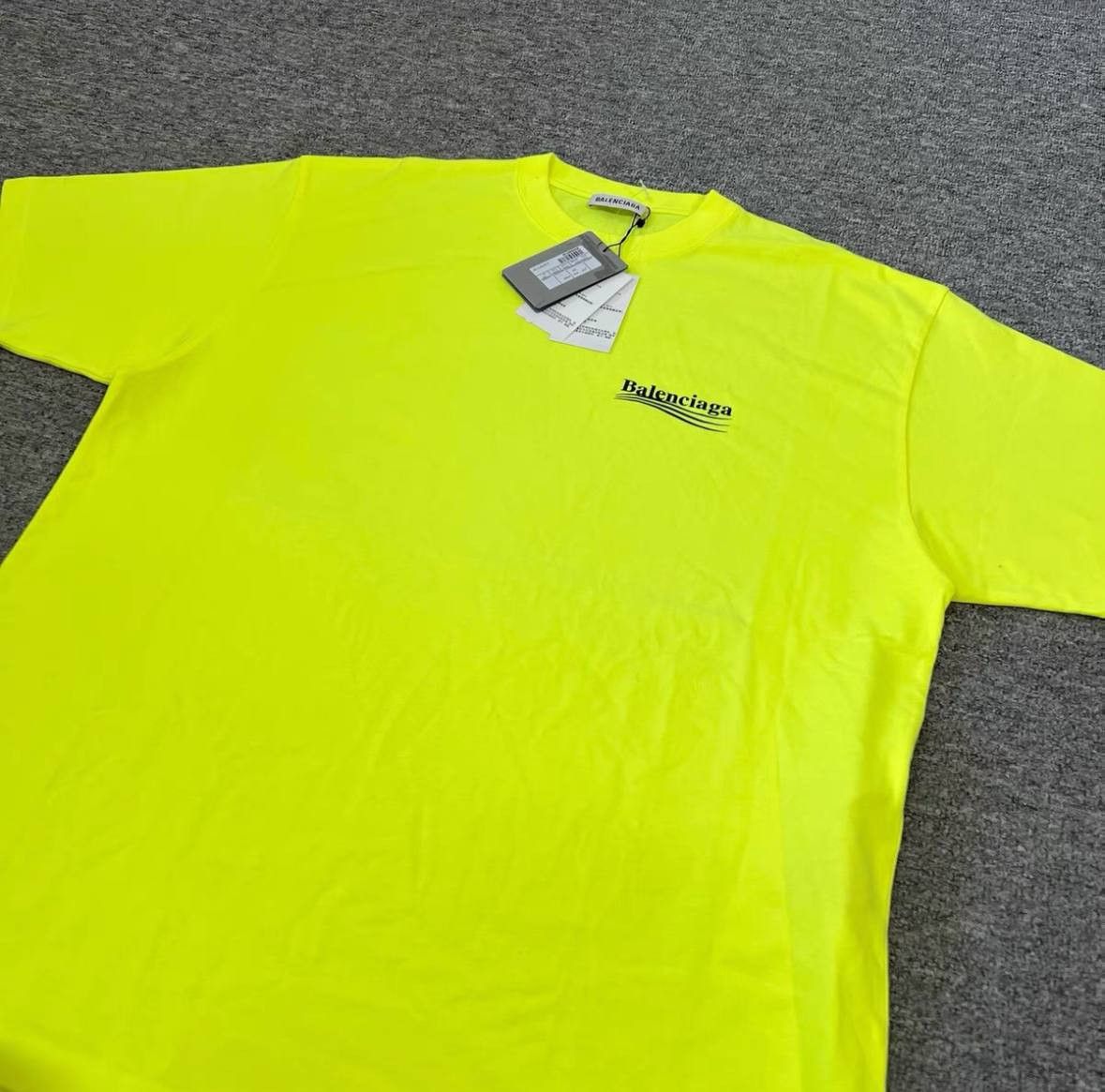 Balenciaga Balenciaga Neon Yellow Logo T-Shirt Size US M / EU 48-50 / 2 - 3 Thumbnail