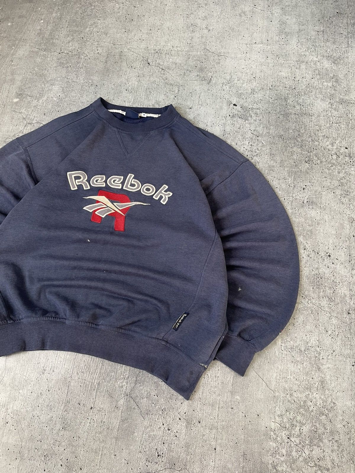 Reebok Vintage 90’s Reebok Faded Distressed Stained Sweatshirt Size US M / EU 48-50 / 2 - 2 Thumbnail