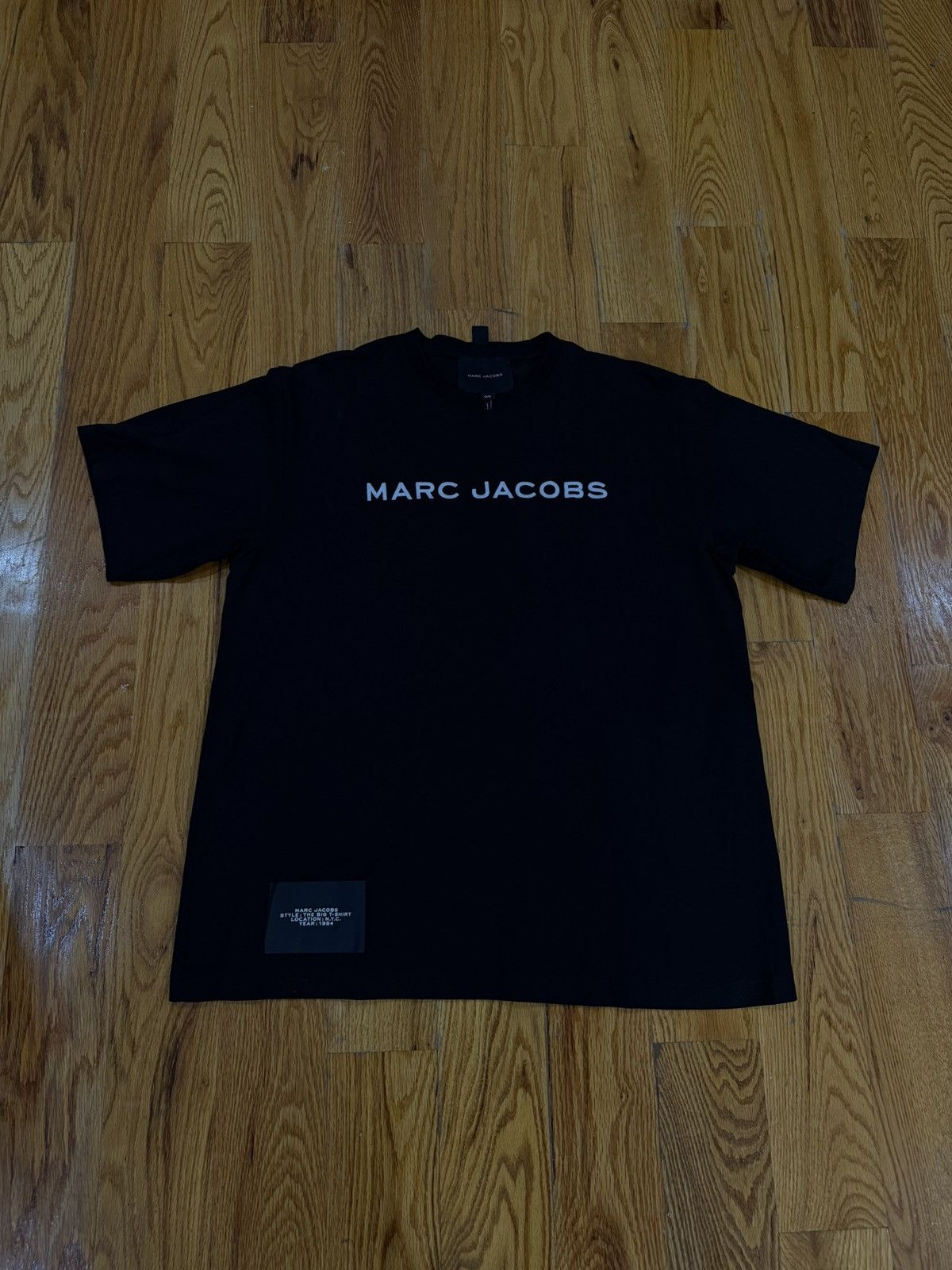 Marc Jacobs Marc Jacobs Logo Tee Size US XL / EU 56 / 4 - 1 Thumbnail