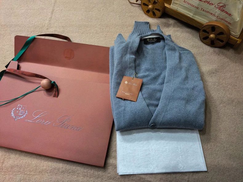 Loro Piana LORO PIANA A baby cashmere cardigan Size US L / EU 52-54 / 3 - 1 Thumbnail