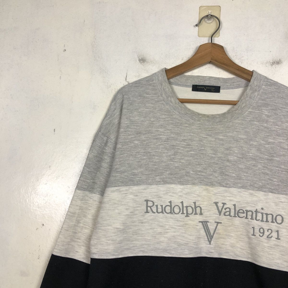 Japanese Brand 📌Vintage Sweatshirt Rudolf Valentino Big Logo Size US M / EU 48-50 / 2 - 9 Thumbnail
