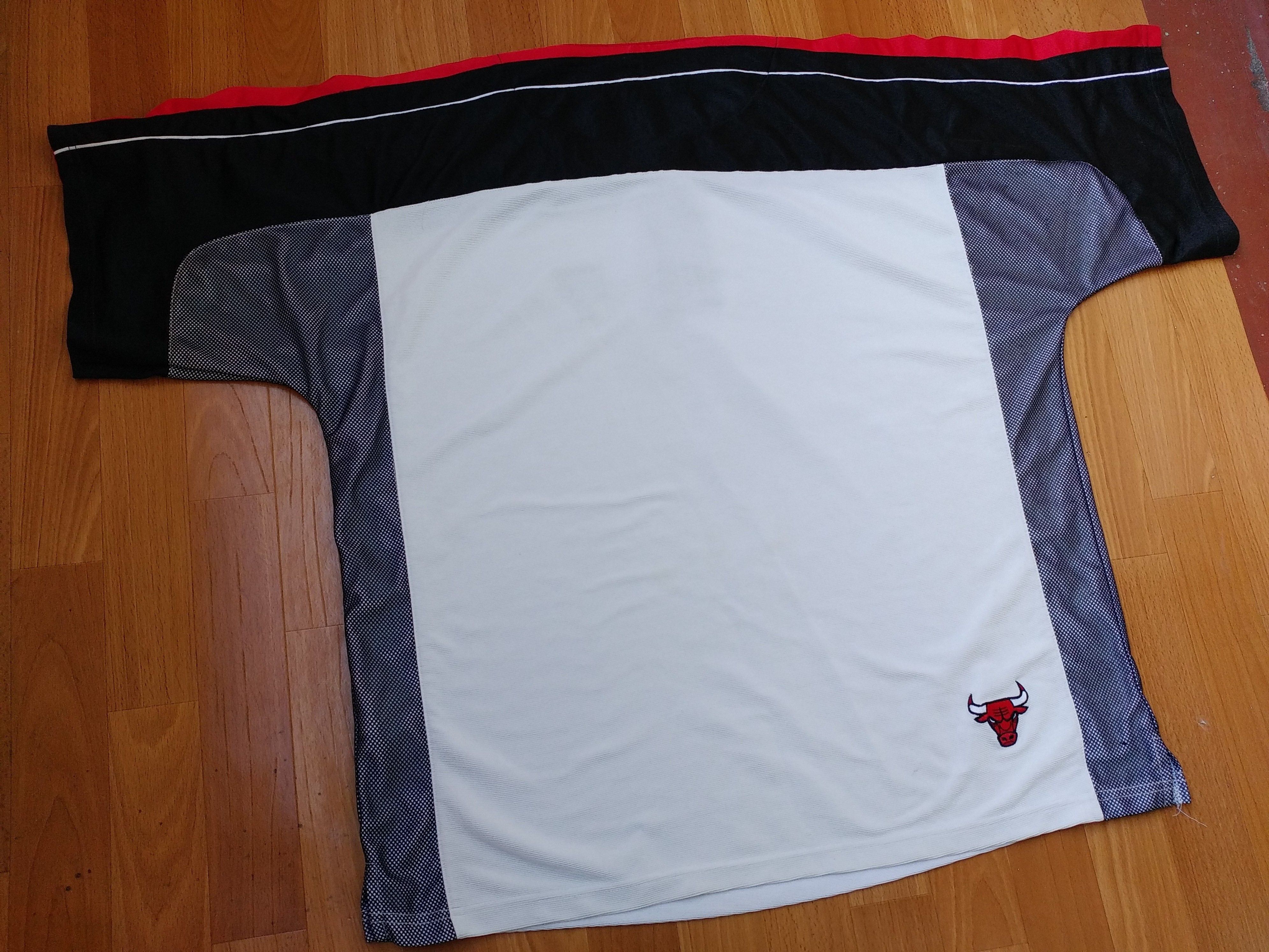 NBA × Starter Starter Chicago Bulls jersey NBA t-shirt vintage size L Size US L / EU 52-54 / 3 - 8 Thumbnail