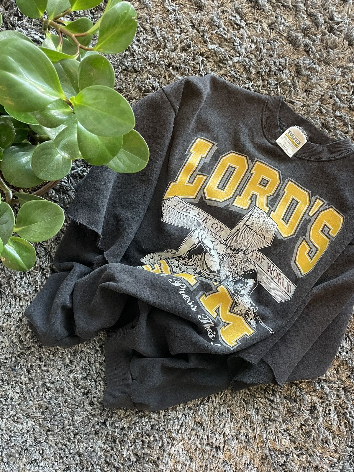 image of Vintage Lord’S Gym Crewneck Sweatshirt in Black, Men's (Size XL)