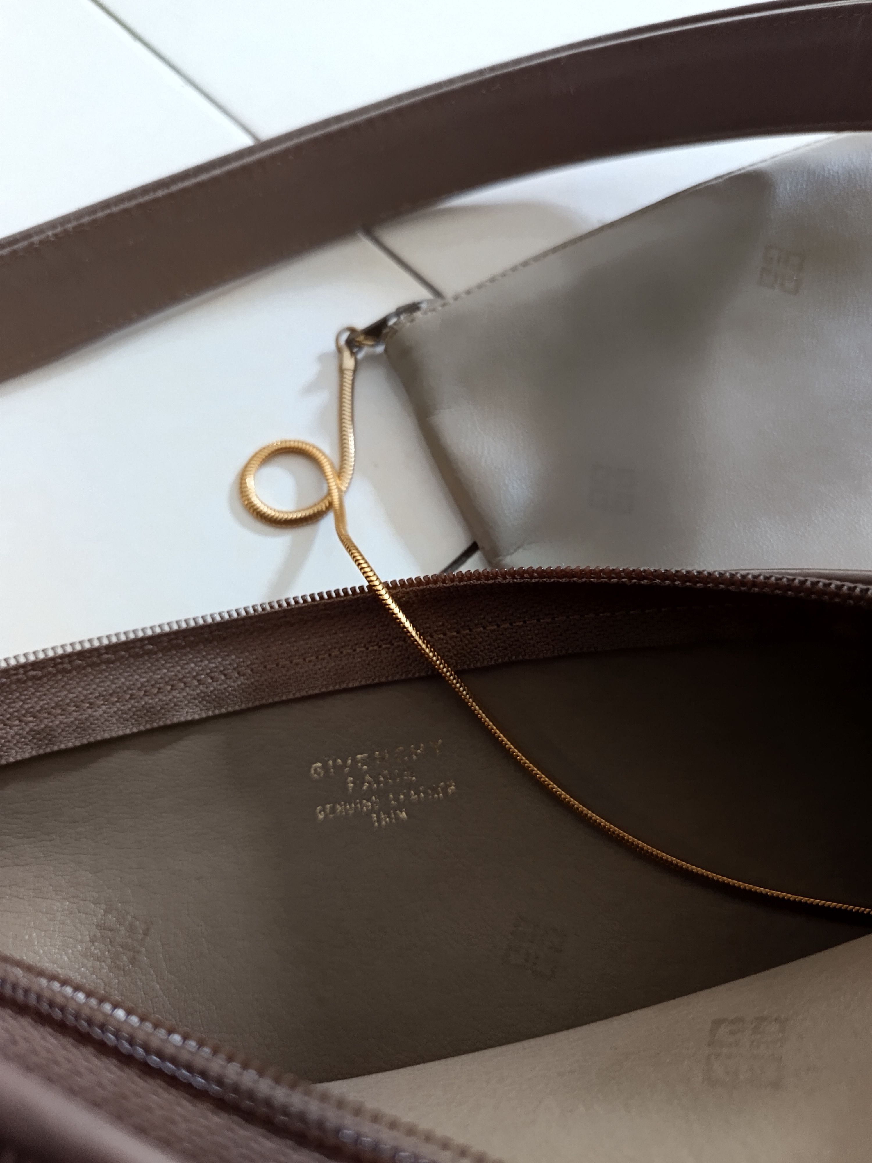 Givenchy Vintage givenchy 4g leather Size ONE SIZE - 7 Thumbnail