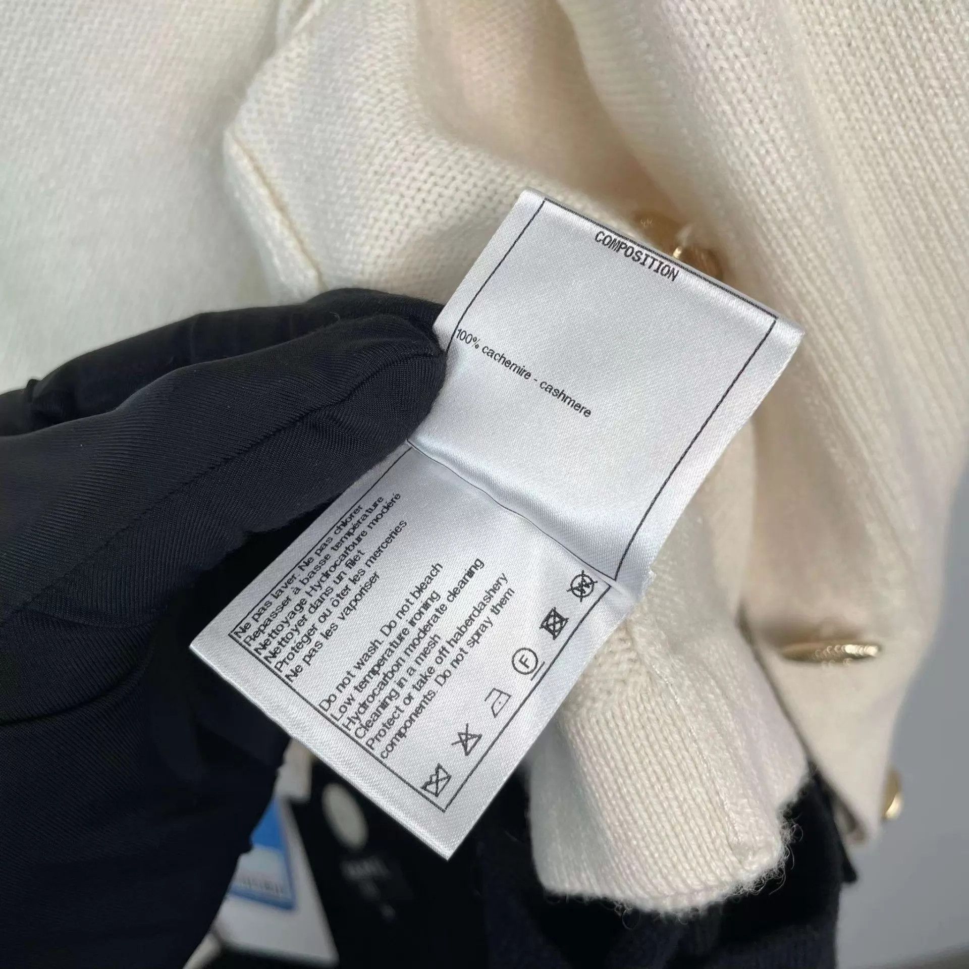 Chanel Chanel 22S new black & white colorblock cardigan 38 Size S / US 4 / IT 40 - 6 Thumbnail