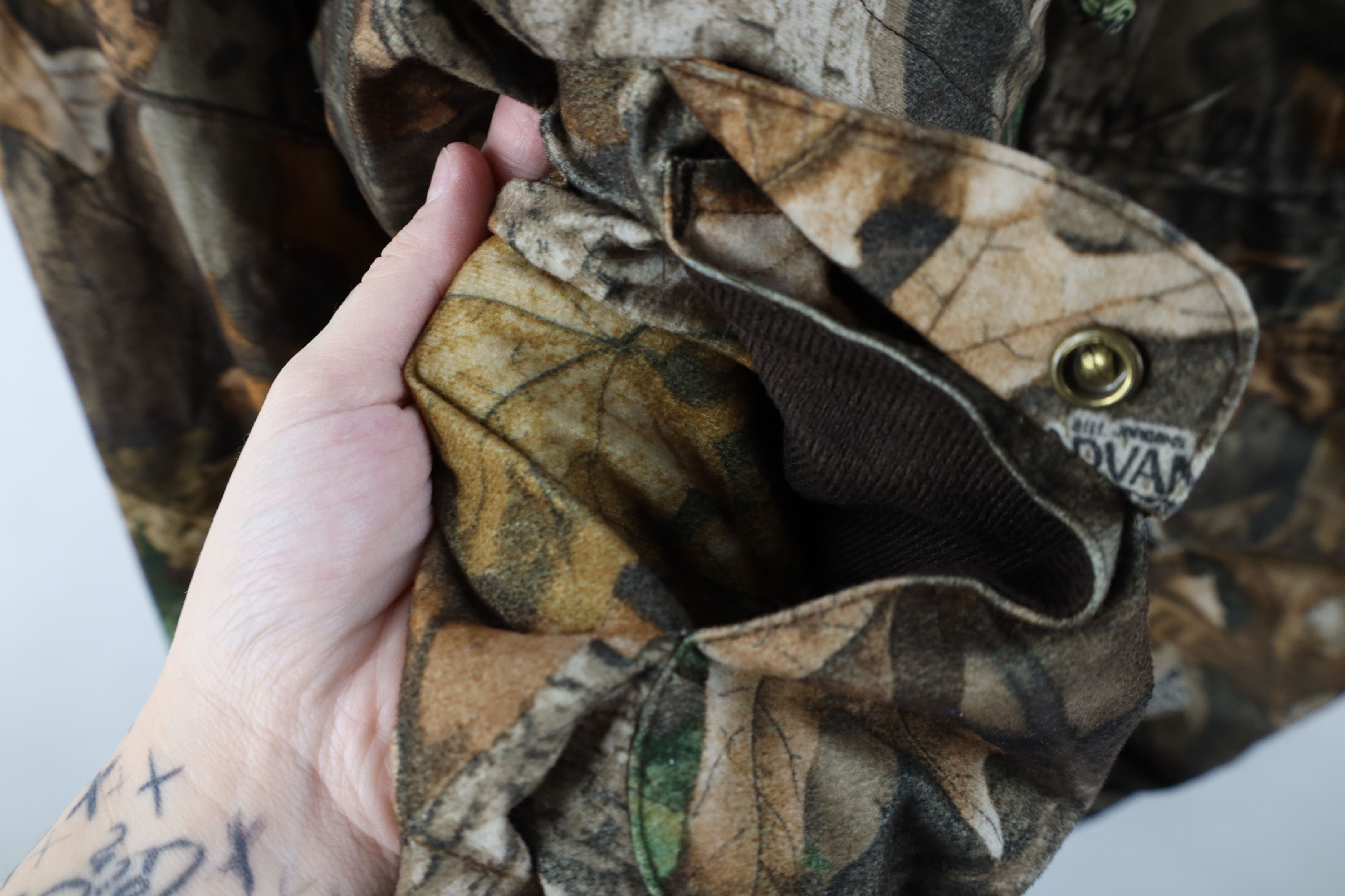 Vintage Vintage 90s Streetwear Timber Camouflage Hooded Jacket Size US L / EU 52-54 / 3 - 7 Thumbnail