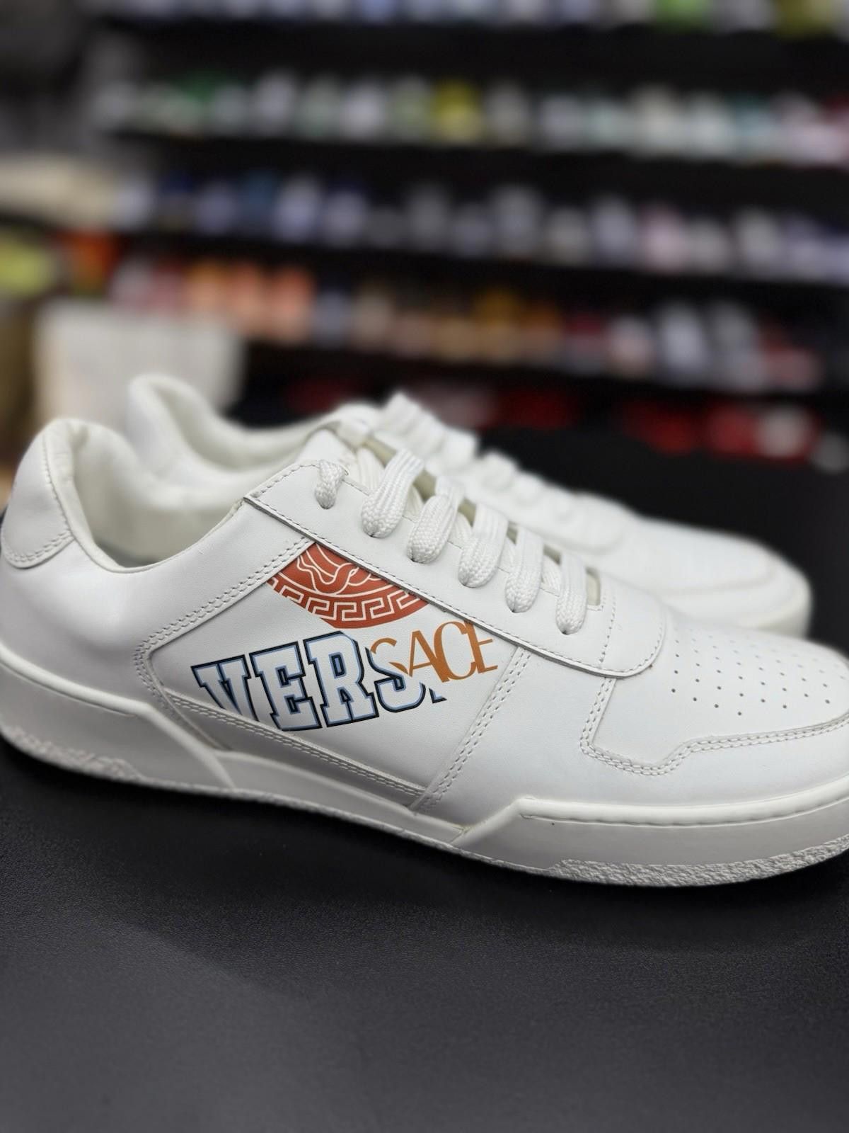Versace $850 Authentic Versace Logo Low Top Sneaker Size 43EU/10US Size US 10 / EU 43 - 12 Thumbnail