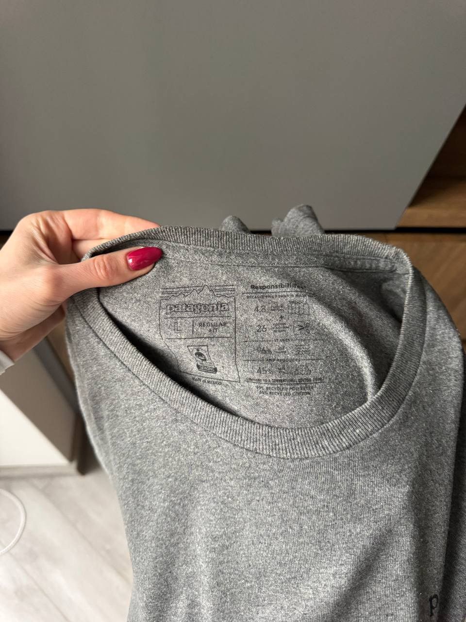 Patagonia Patagonia Long-Sleeve P-6 Logo Responsibili-Tee T Shirt Grey Size US L / EU 52-54 / 3 - 7 Thumbnail