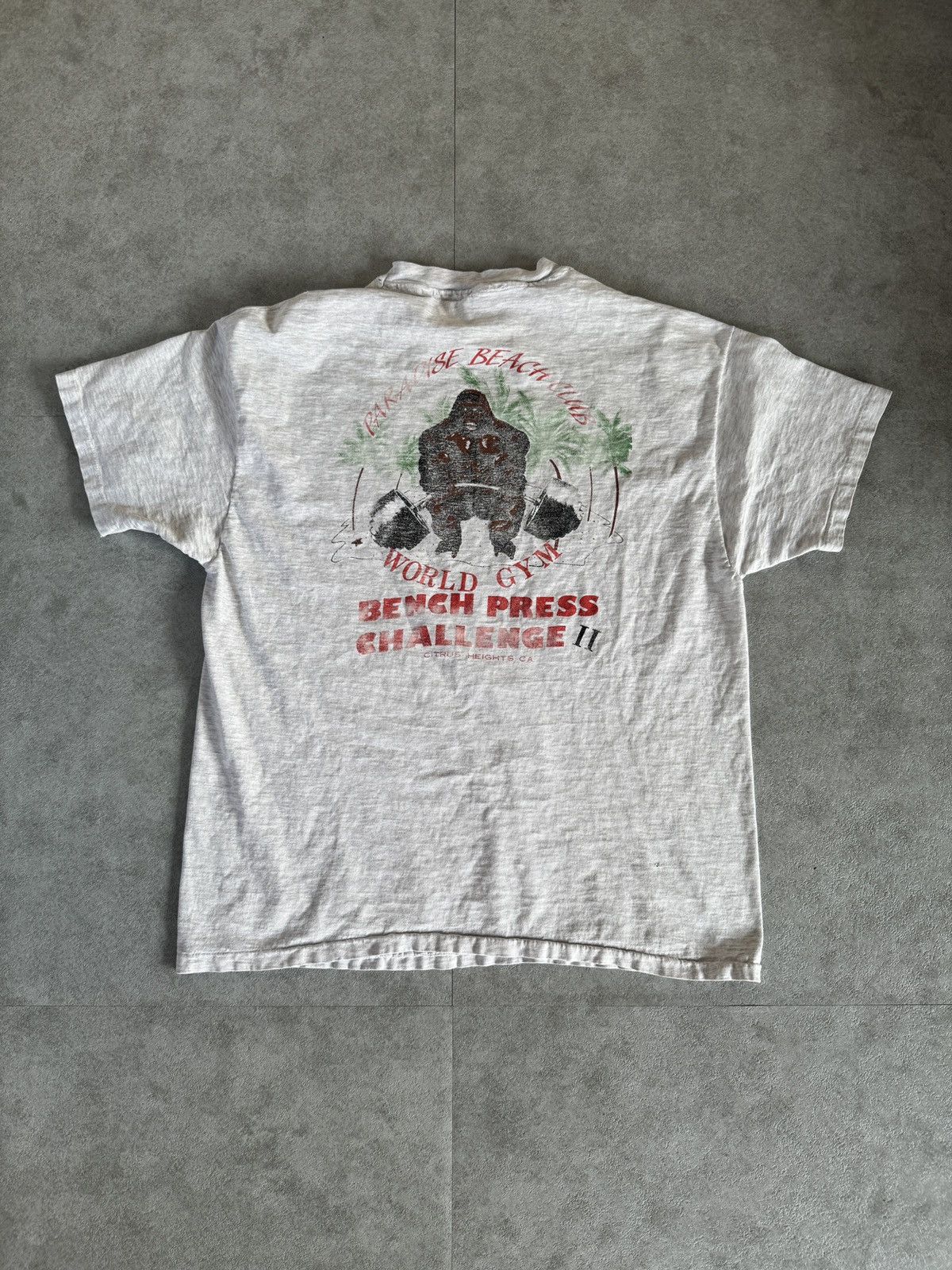 Other *RARE* VINTAGE 90s TEE WORLD GYM BENCH PRESS GORILLA Size US XL / EU 56 / 4 - 1 Thumbnail