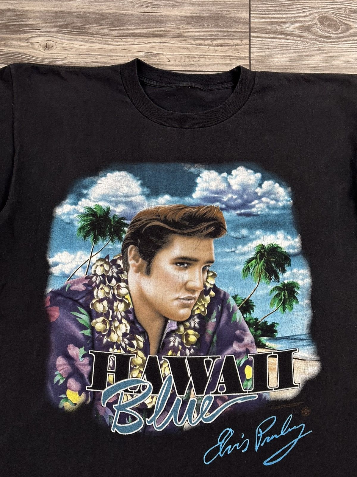 Band Tees × Vintage Vintage 90’s Elvis Presley Hawaii Blue T Shirt Size US XL / EU 56 / 4 - 2 Thumbnail