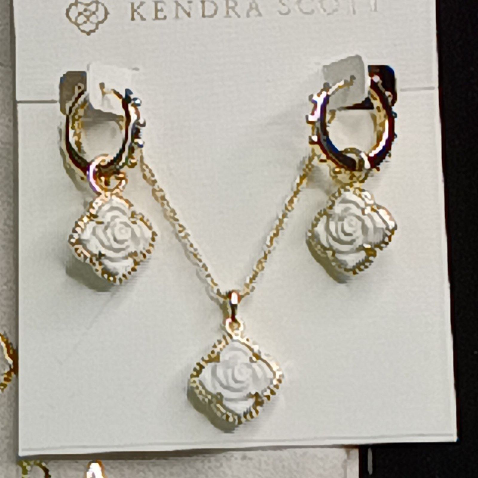 Kendra Scott Kendra Scott Mallory Rose Huggie Hoop Earrings Necklace Set Size ONE SIZE - 7 Thumbnail
