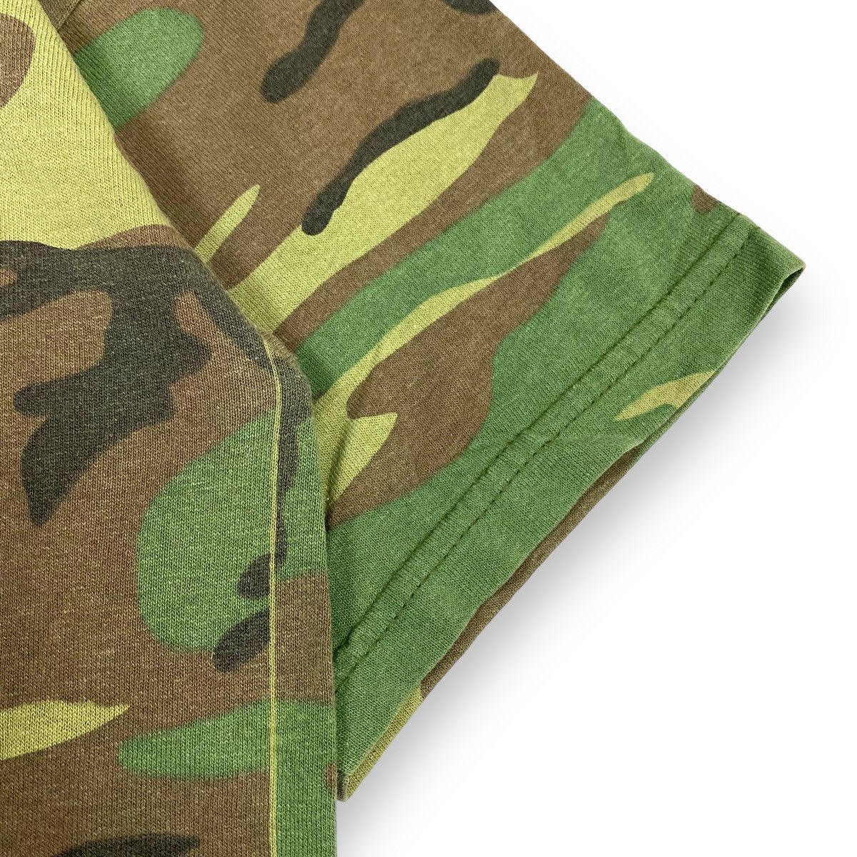 Band Tees × Vintage Vintage LESS THAN JAKE American Ska Punk Band Camo Tee Size US M / EU 48-50 / 2 - 4 Thumbnail
