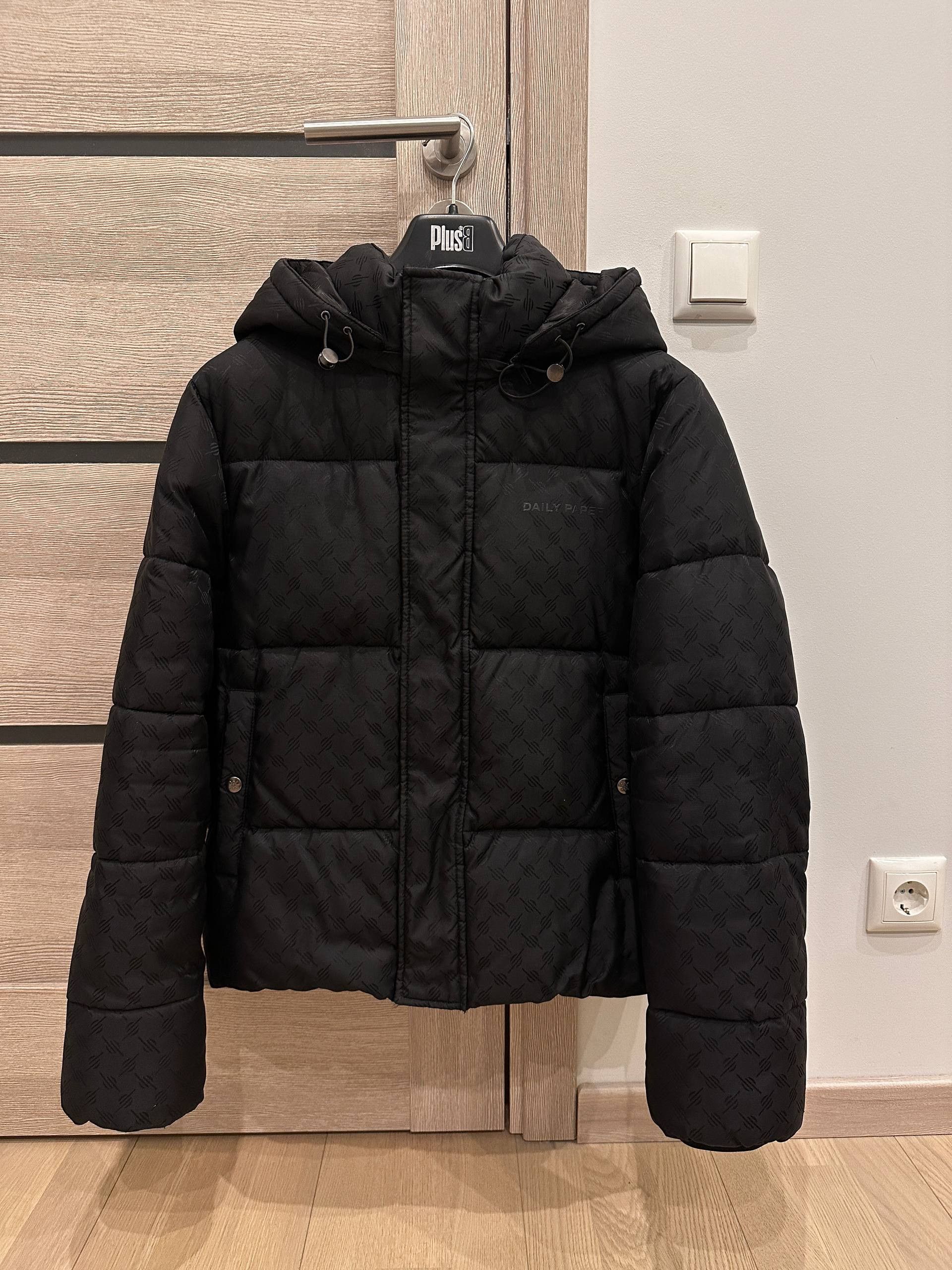 Daily Paper Daily Paper Black Monogram Puffer Jacket Size US S / EU 44-46 / 1 - 1 Thumbnail