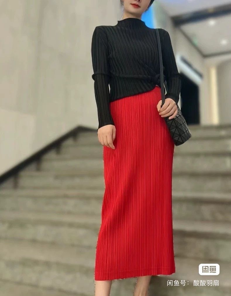 Issey Miyake Issey Miyake size:3 Red skirt Size 42" / US 20 - 9 Thumbnail