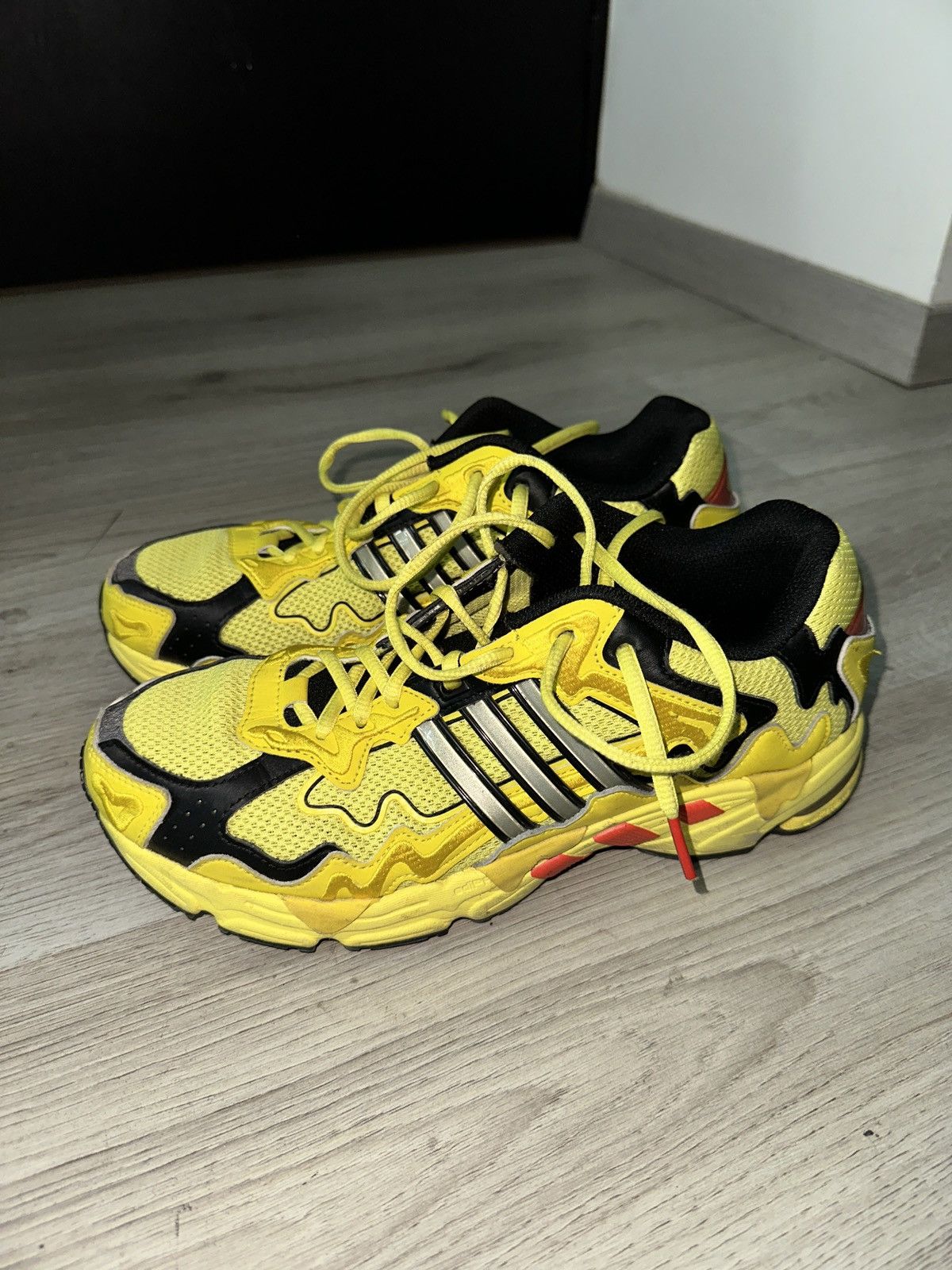 Adidas adidas Response CL Bad Bunny Amarillo Size US 8.5 / EU 41-42 - 3 Thumbnail