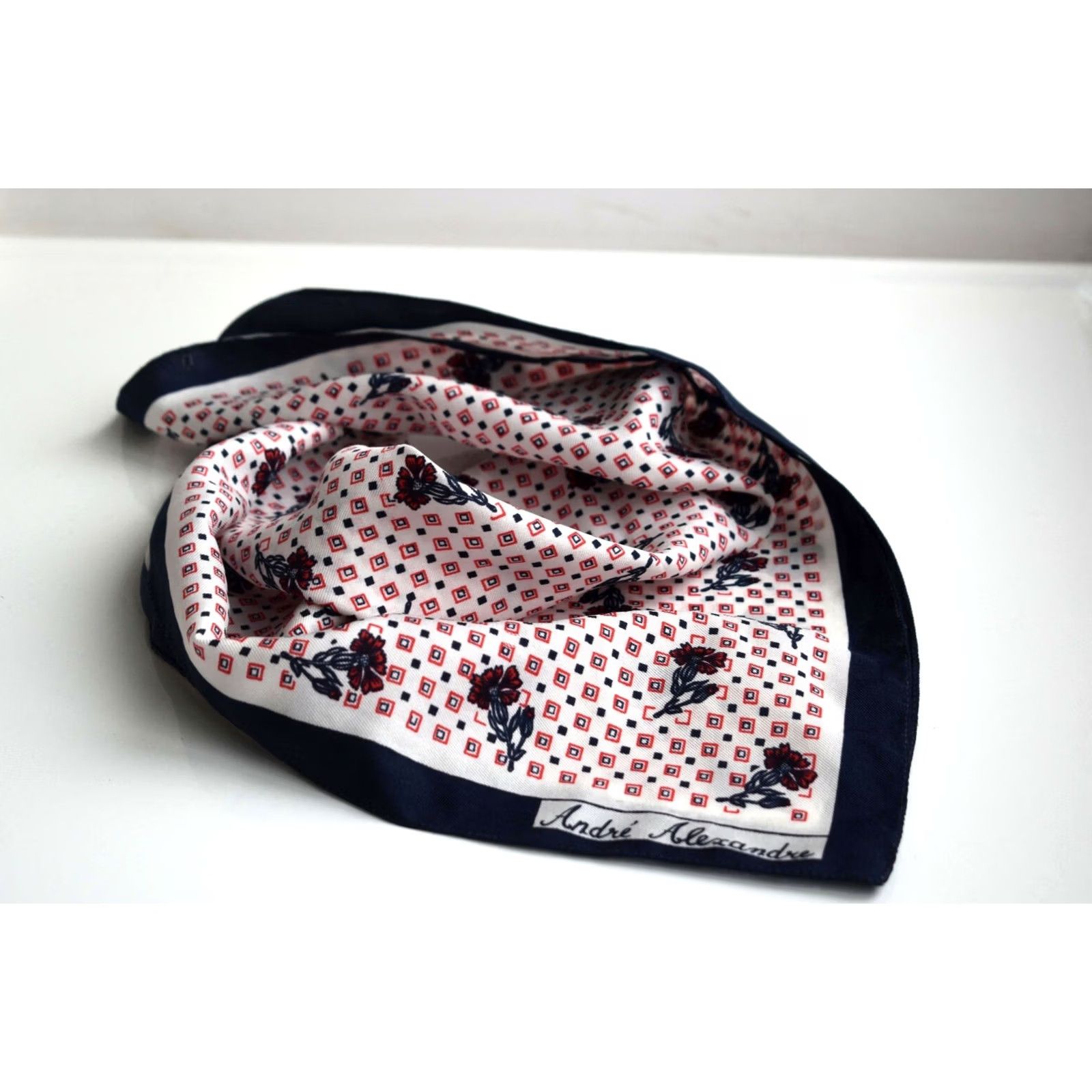 Vintage Vintage Andre Alexander Headscarf Squared Scarf White Blue Red Polyester Geometric 1980s Women Scarfe Accessories Clothing European MCM Size ONE SIZE - 2 Thumbnail