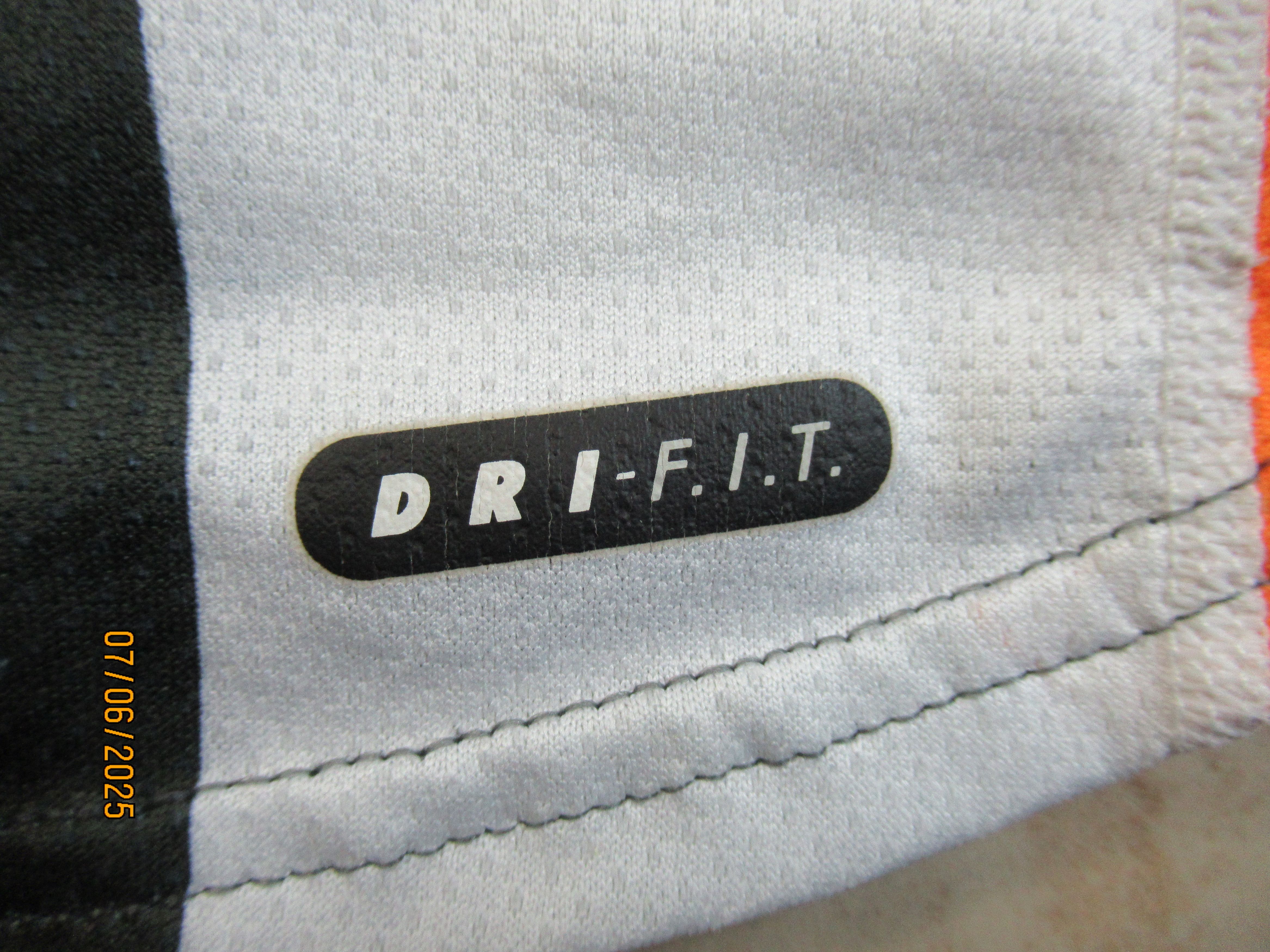 Nike vintage Nike jersey Size US L / EU 52-54 / 3 - 3 Thumbnail