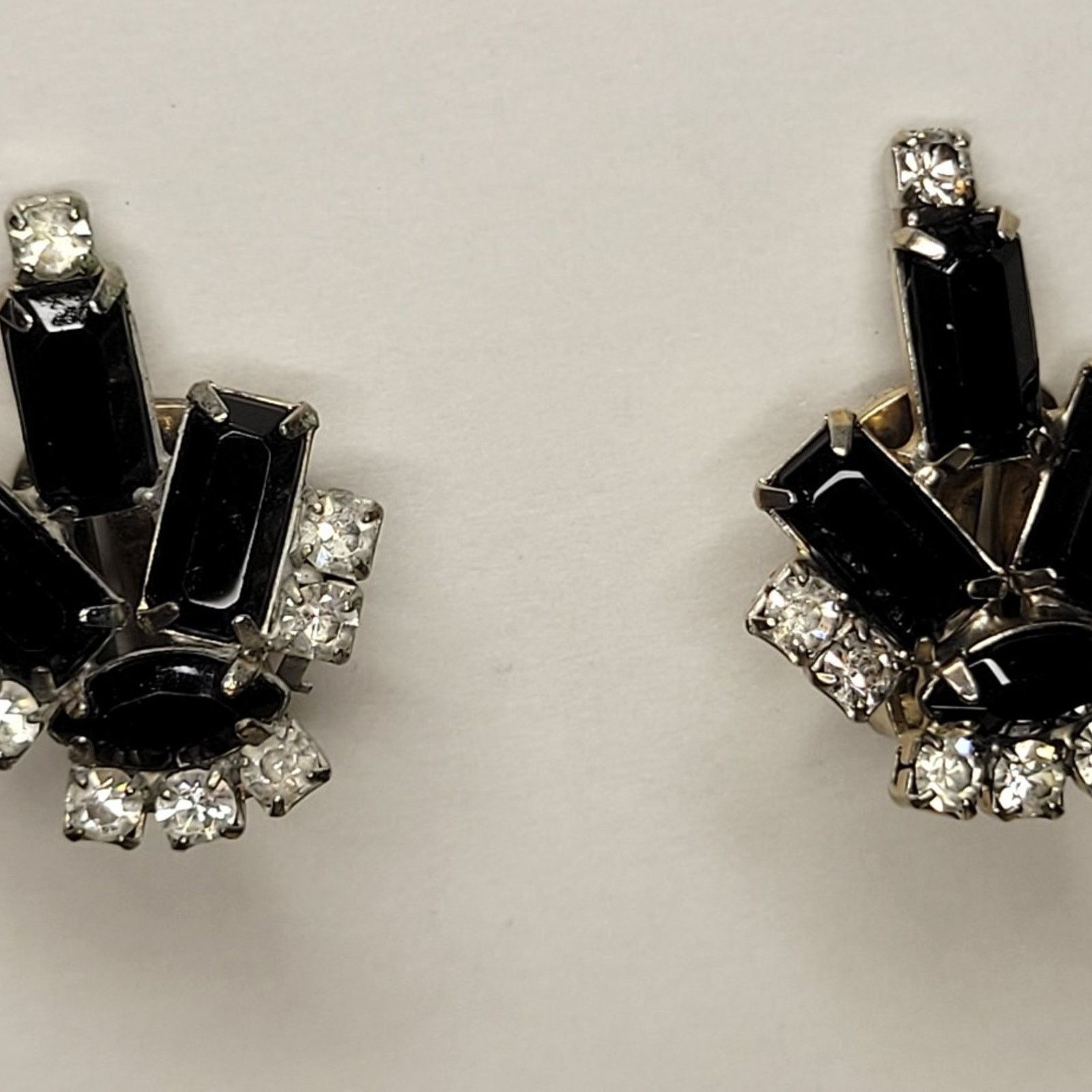 Vintage Vintage Black Glass Rhinestone Earrings Size ONE SIZE - 2 Thumbnail
