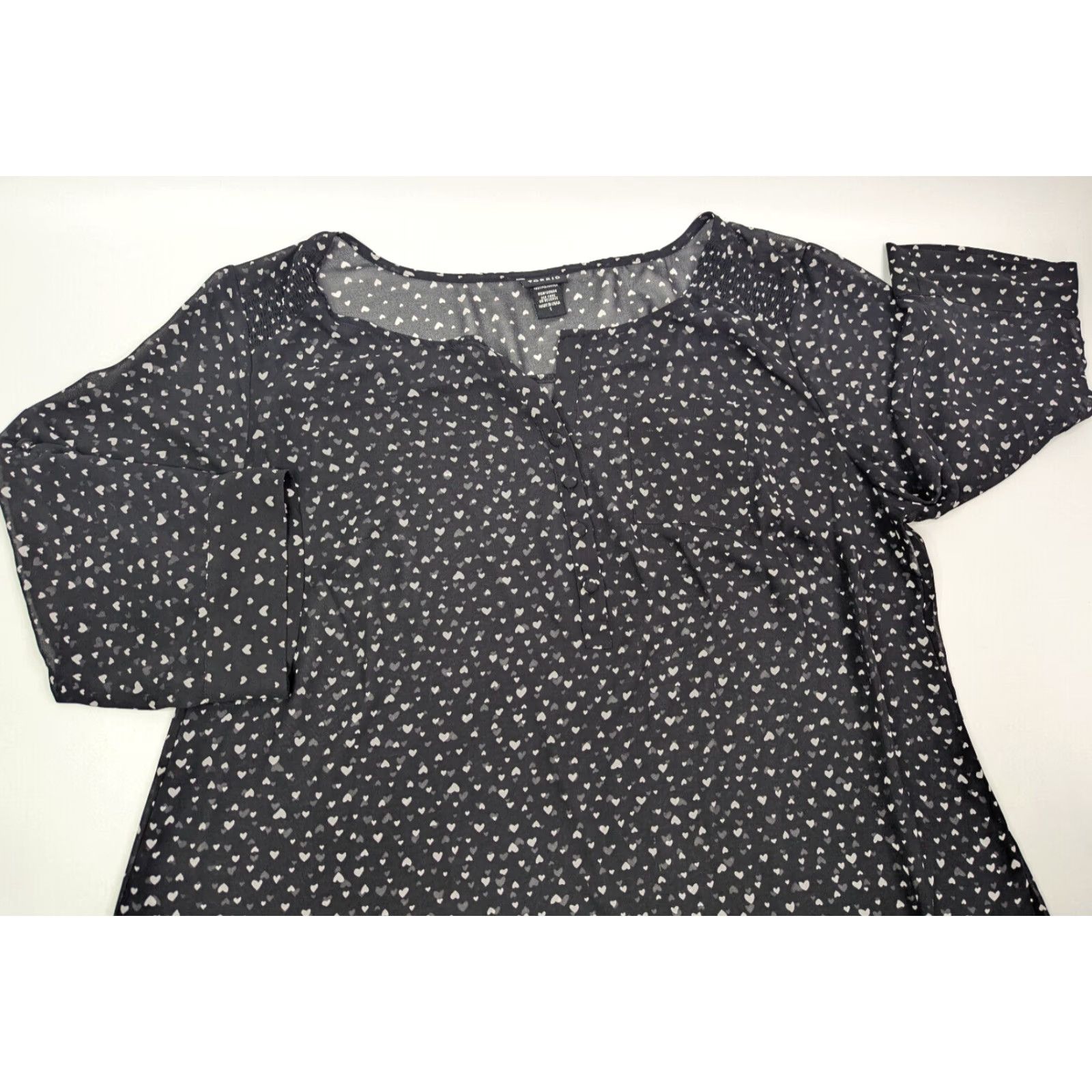 Torrid Torrid Blouse Shirt 1X Women Heart Pattern Sheer Chiffon Henley Black White 3/4 Sleeve Tunic Lightweight Casual Workwear Mens? Size XL / US 12-14 / IT 48-50 - 2 Thumbnail