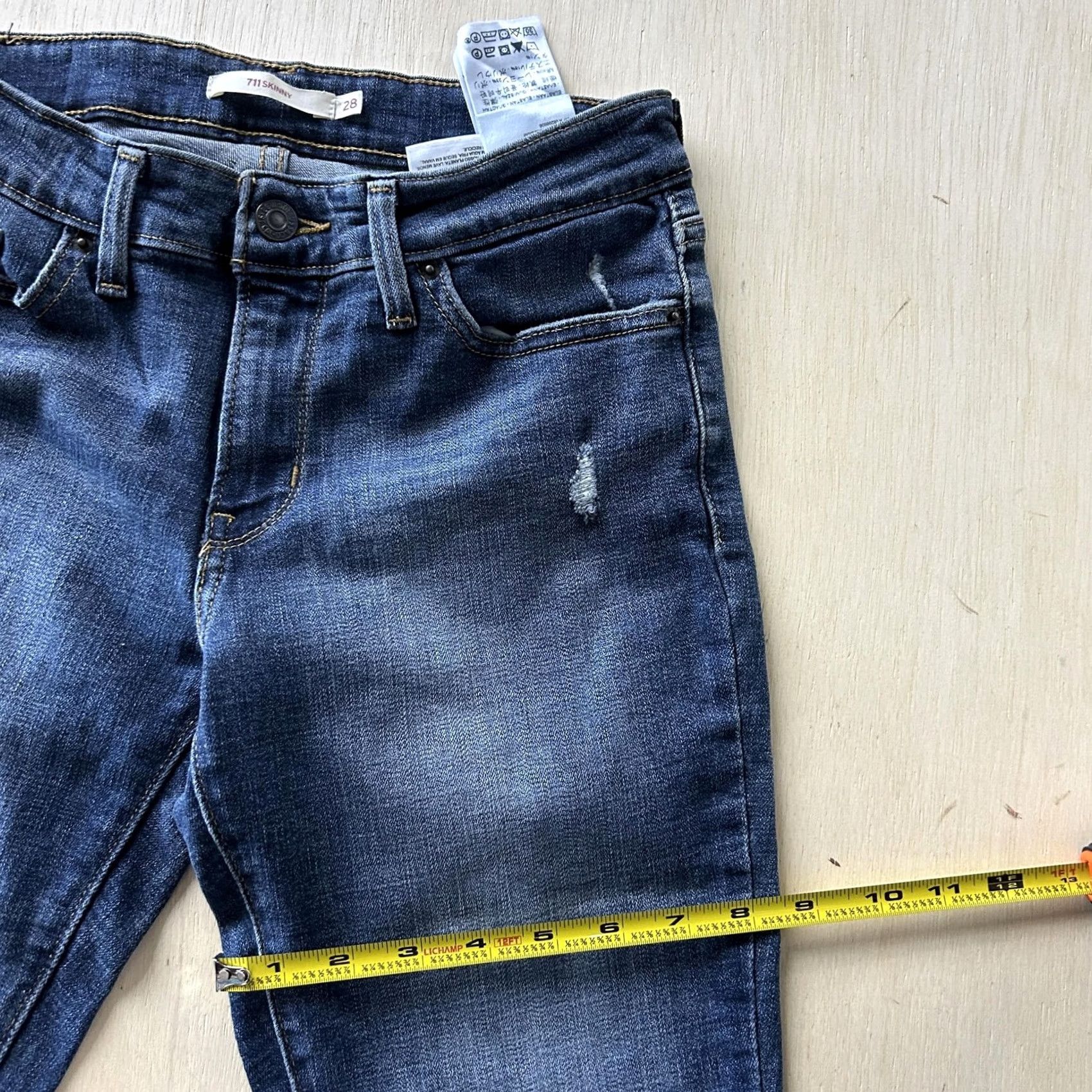 Levi's Levi's 711 Skinny Jeans Womens 28 Medium Wash Blue Mid Rise Stretch Denim Faded Distressed Pockets Zipper Button 5-Pocket Mens? Womens Size 28" / US 6 / IT 42 - 4 Thumbnail