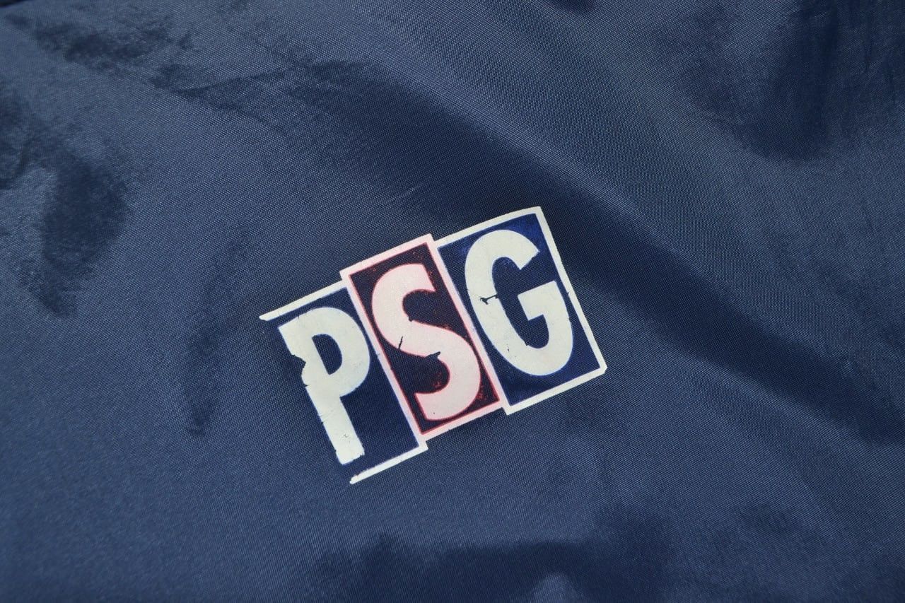 Nike VTG Nike PSG Paris Saint Germain Soccer Windbreaker Jacket Size US XL / EU 56 / 4 - 10 Thumbnail