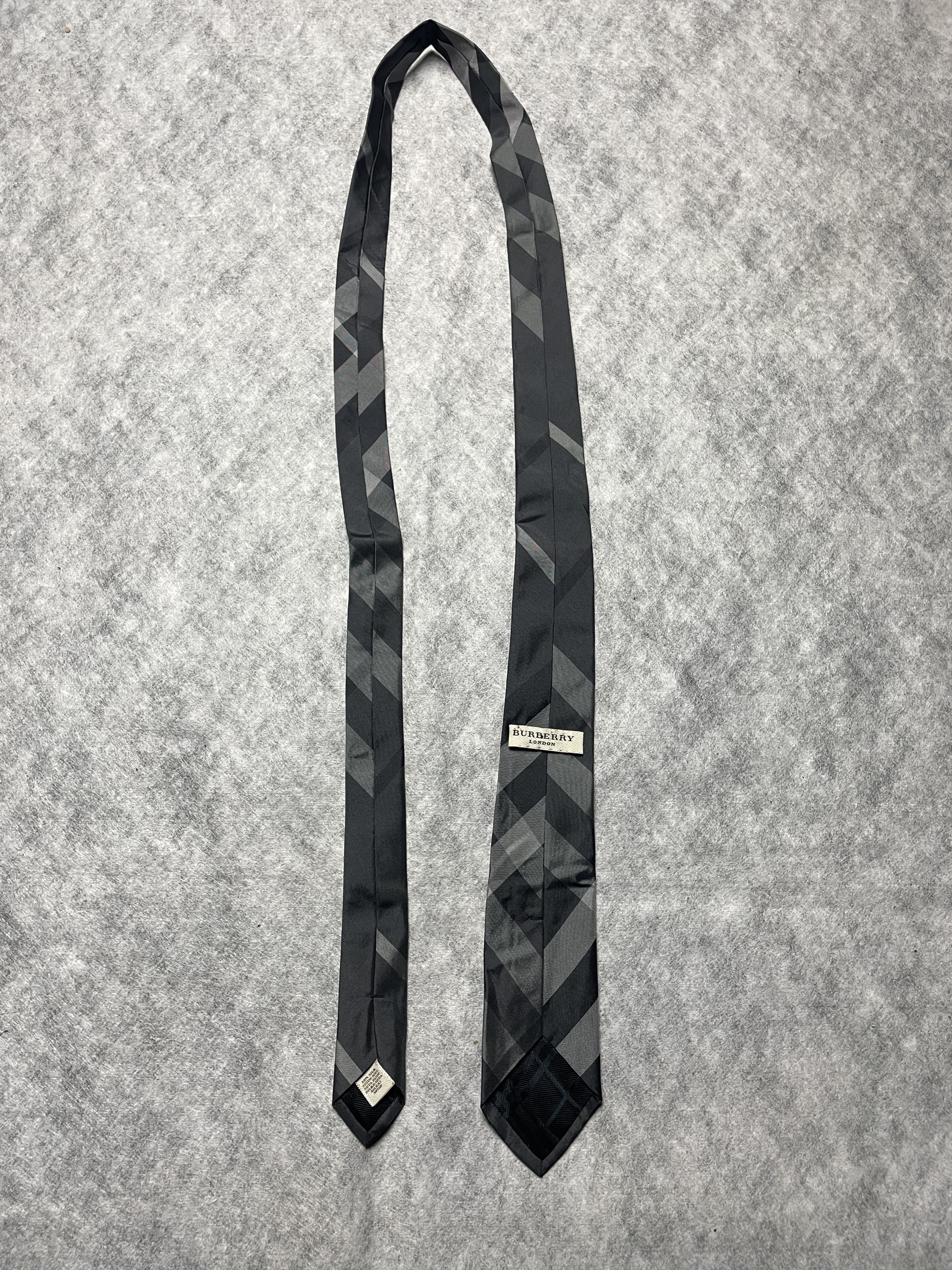 Burberry Burberry London Gray Black Check Plaid Silk Mens Tie Size ONE SIZE - 8 Thumbnail