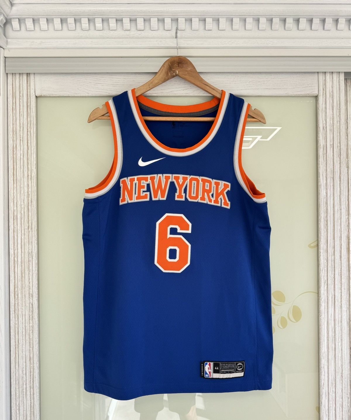 Nike Porzingis #6 New York Knicks Basketball Jersey NBA Shirt Kit Size US M / EU 48-50 / 2 - 2 Thumbnail