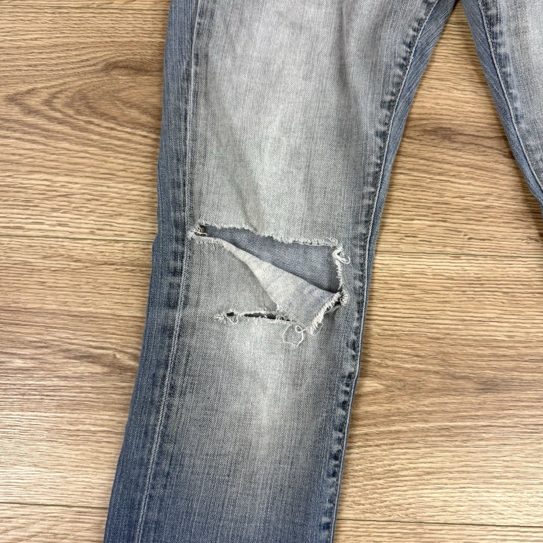Paige PAIGE DENIM Light Wash Destroyed ROXBURY Low Rise Skinny Jeans Sz 28 Size 28" / US 6 / IT 42 - 2 Thumbnail