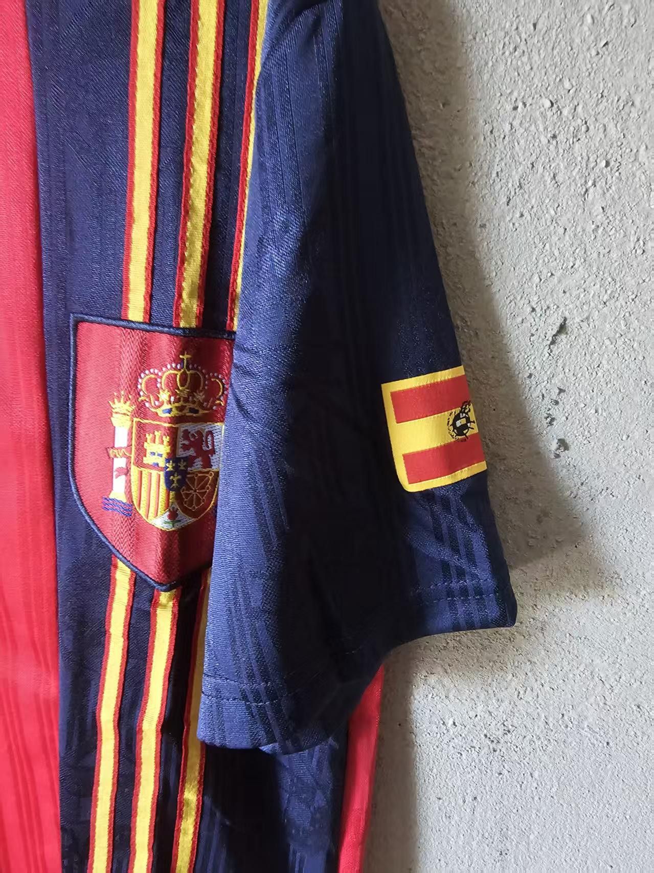 Other 1996 Spain Football Jersey Home Size US L / EU 52-54 / 3 - 3 Thumbnail